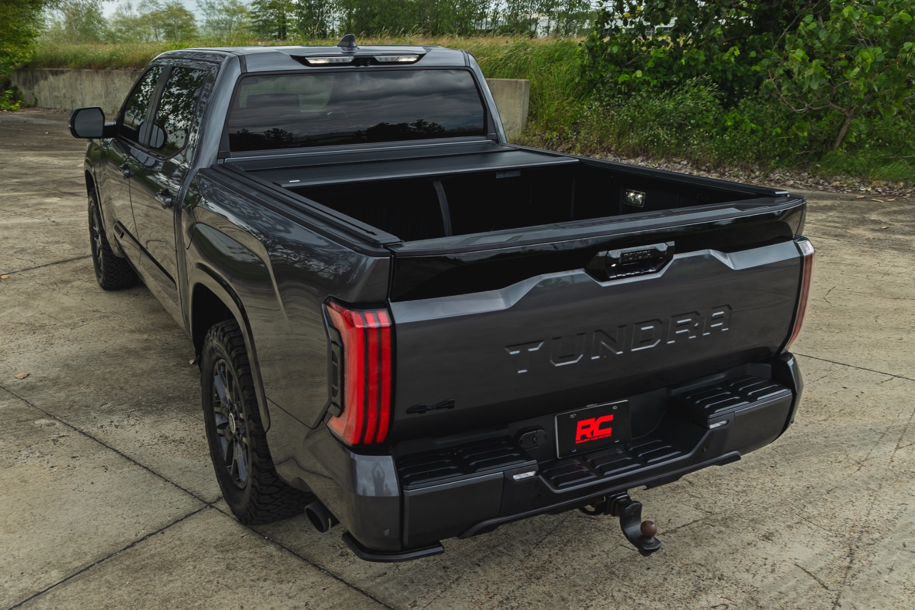 Manuell versenkbare Ladeflächenabdeckung | 5'7" Ladefläche | Toyota Tundra 2WD/4WD (2022–2026) — Bild 5