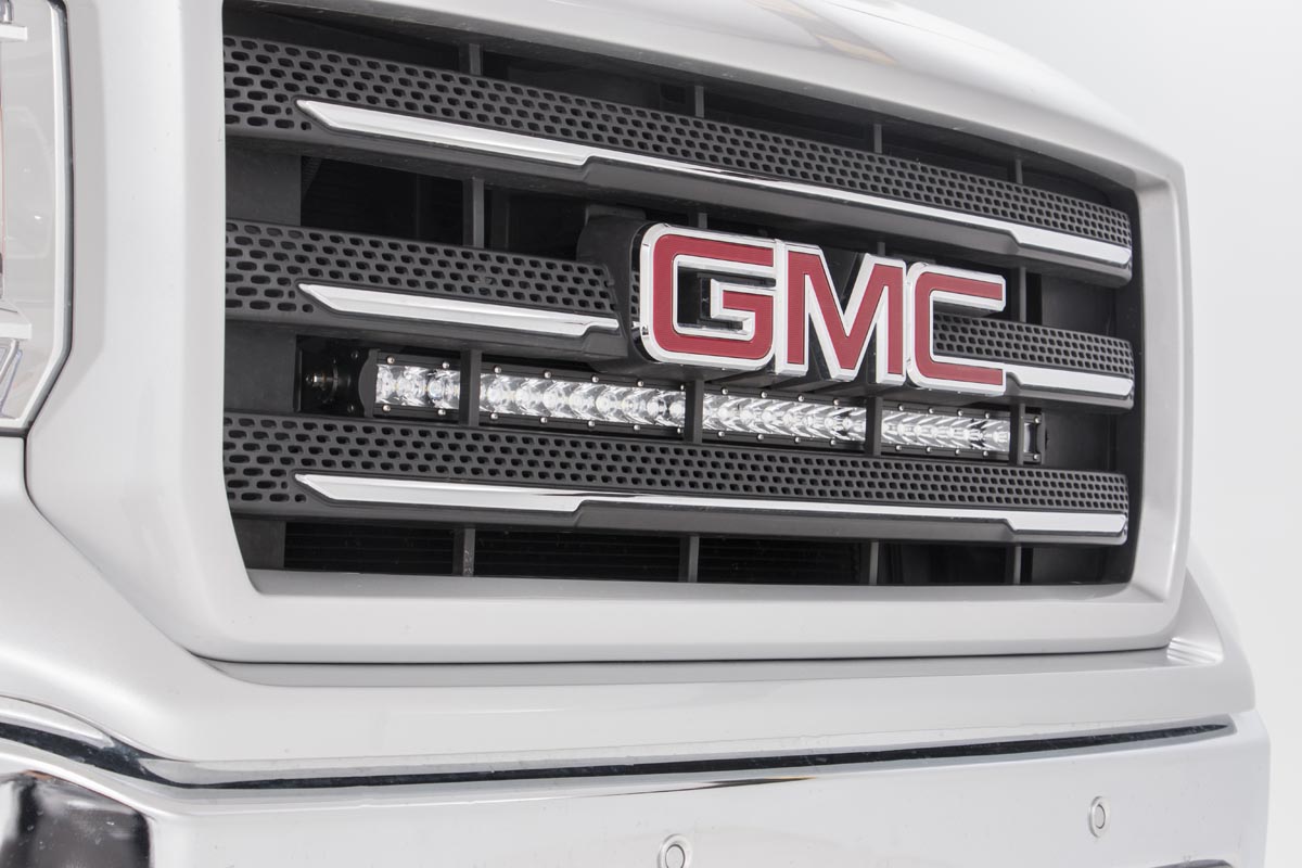 LED-Beleuchtungsset | Montage hinter dem Kühlergrill | 30 Zoll Chrom, einreihig | Chevy/GMC 1500 (14–18 & Classic)