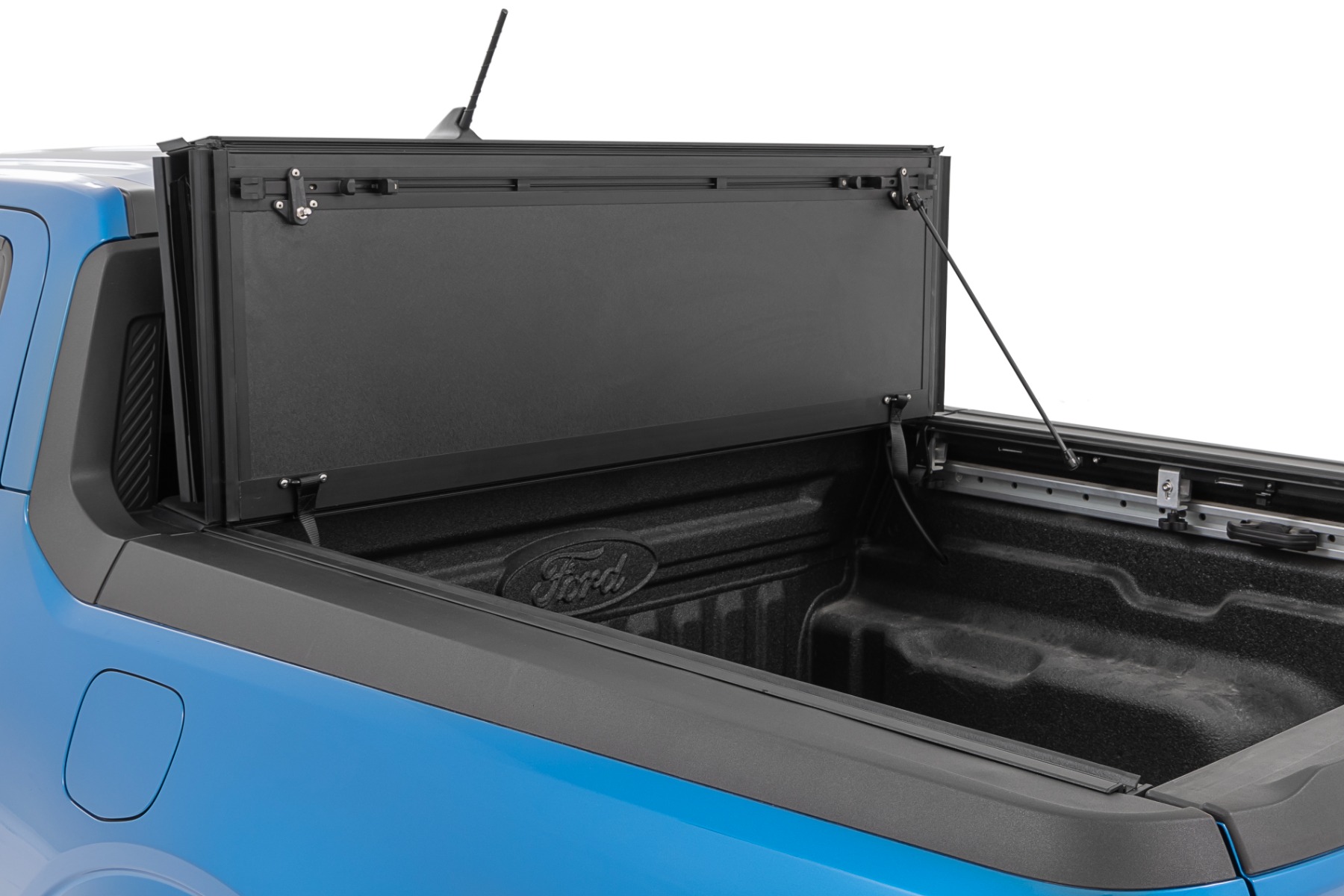 Stabile, dreifach faltbare, hochklappbare Ladeflächenabdeckung | 4'6 Zoll Ladefläche | Ford Maverick 2WD/4WD (22–26) — Bild 2