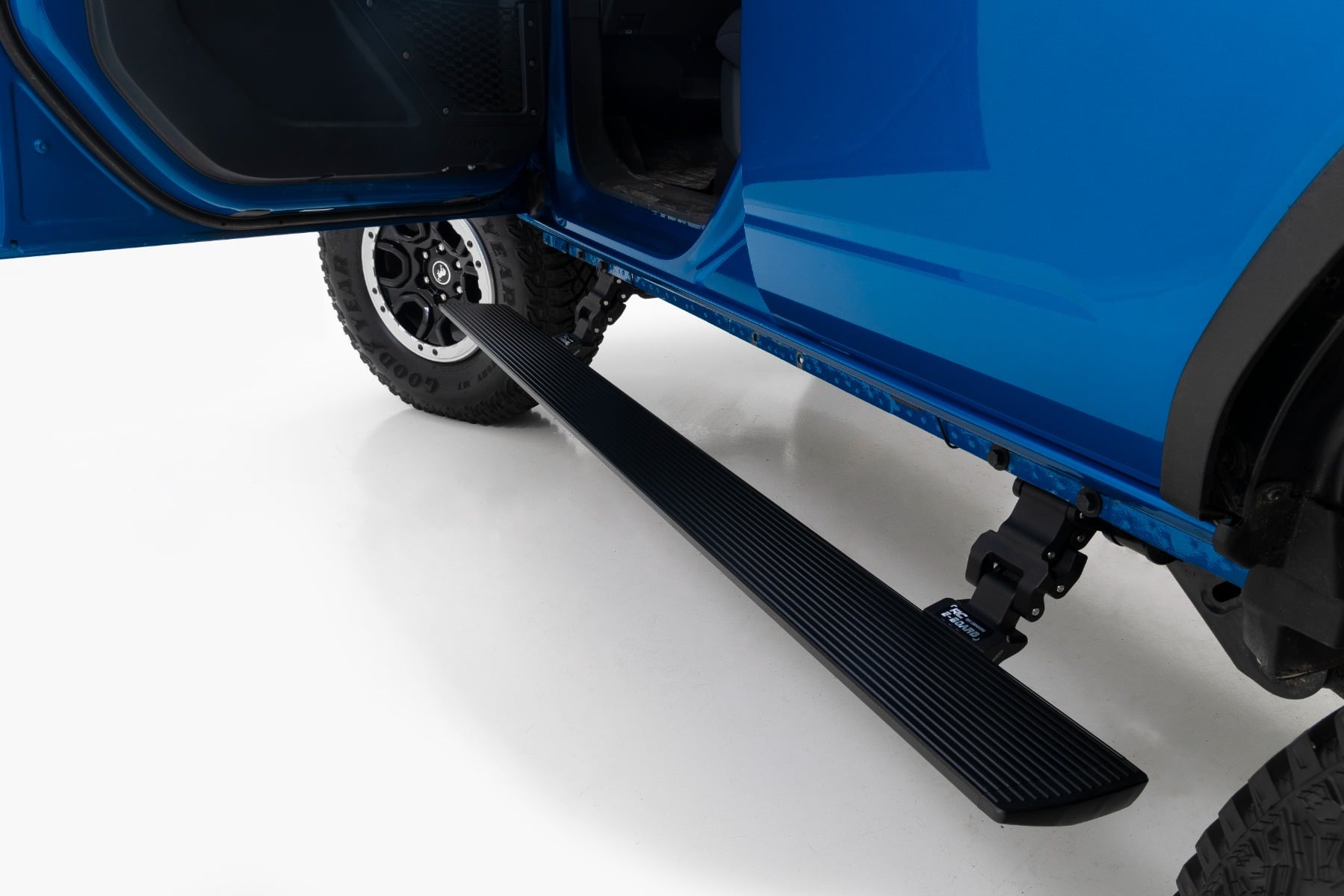 Power Running Boards | Dual Electric Motor | 4 Door | Ford Bronco 4WD (21-26) — Bild 4