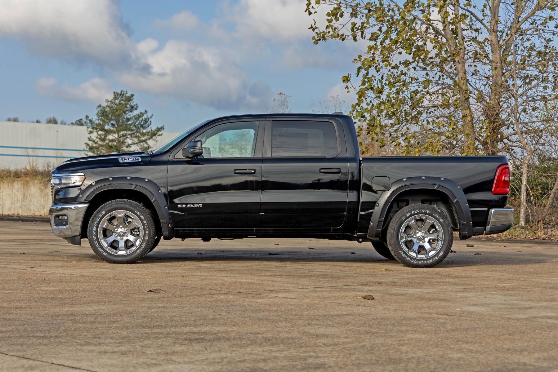 Defender-Kotflügelverbreiterungen | PW7 Strahlendes Weiß | RAM 1500 2WD/4WD (2025–2026) — Bild 5