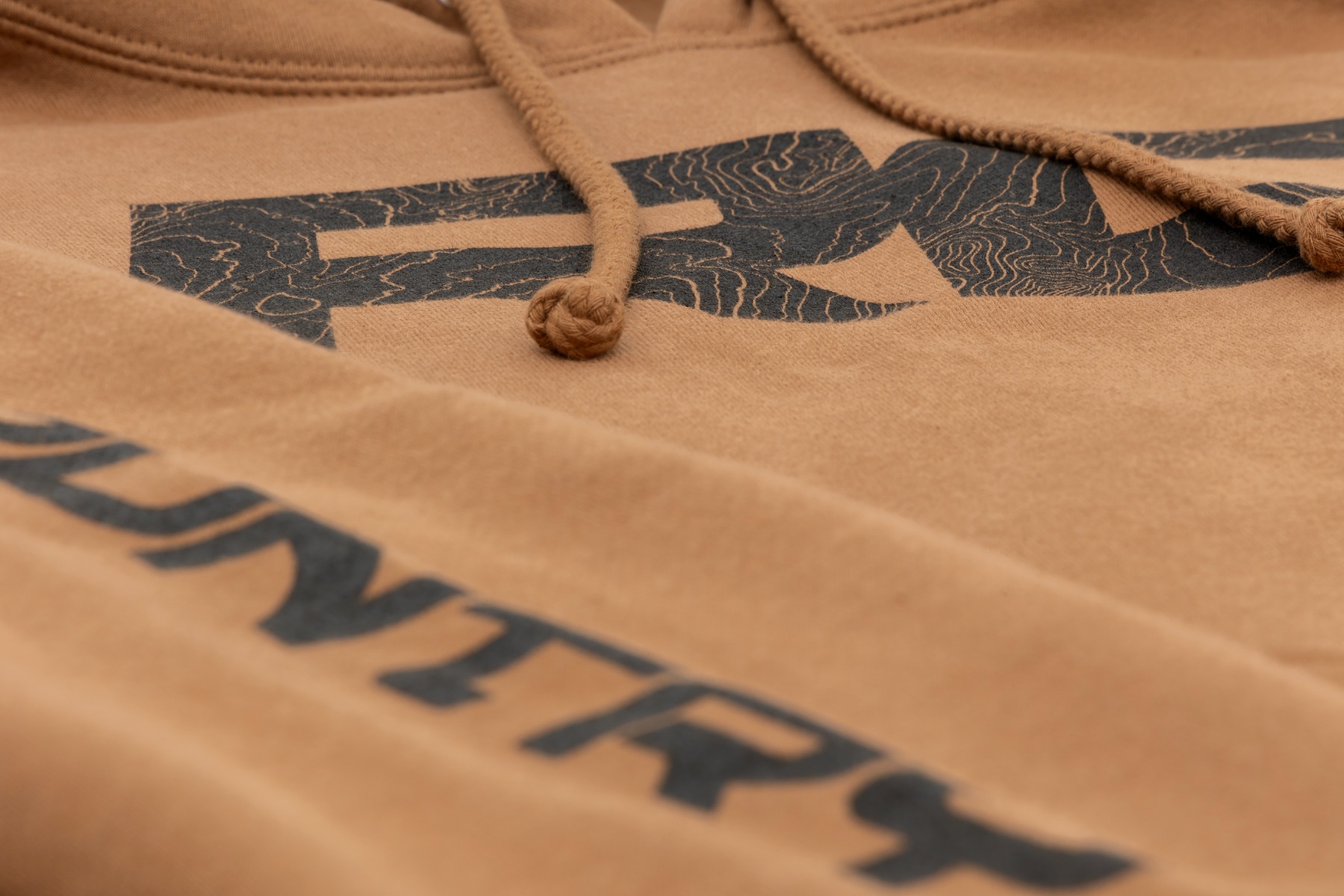 Rough Country Hoodie | RC Topographical Sleeve | Sattel | 2XL — Bild 4
