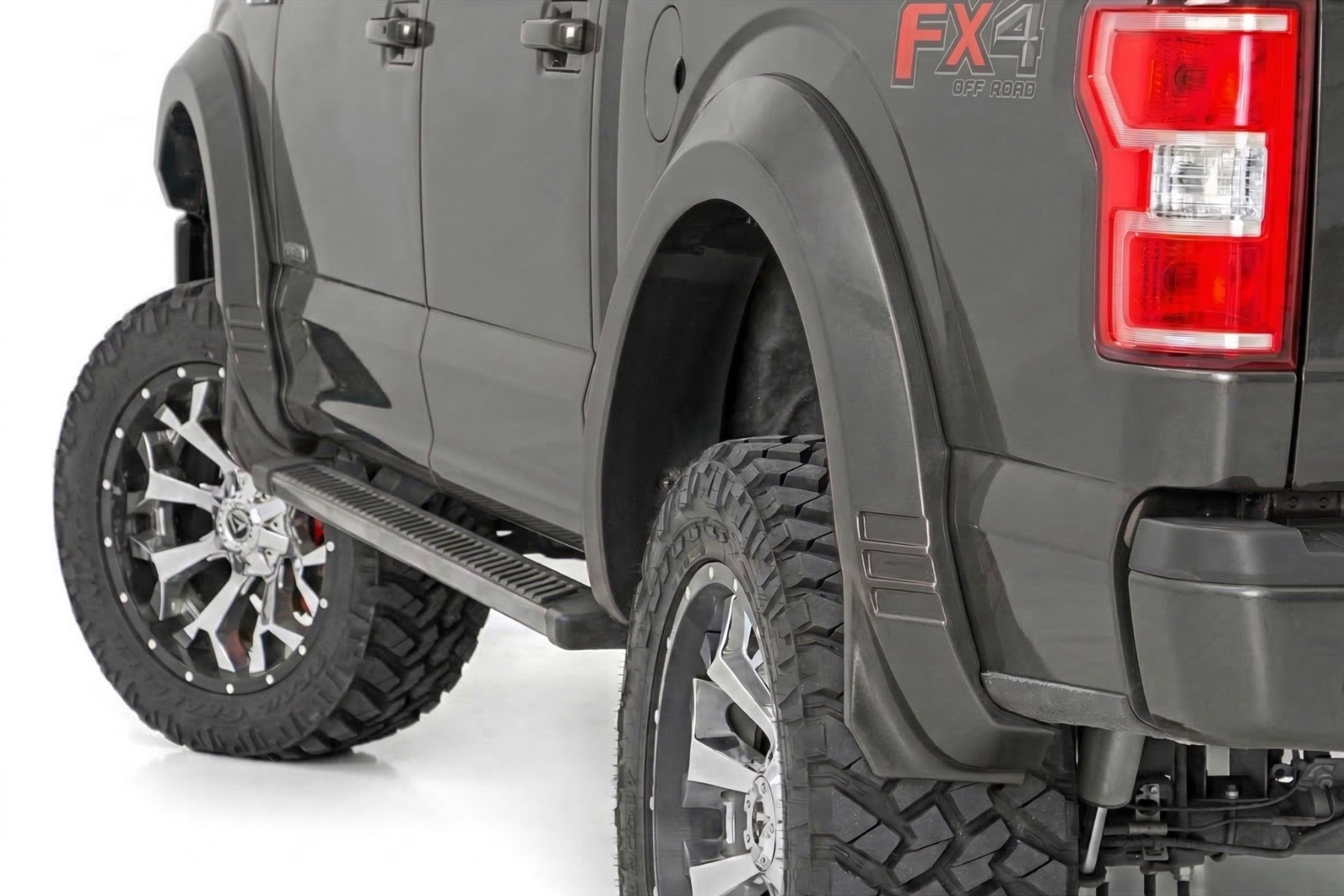 SF1 Kotflügelverbreiterungen | J7 Magnetic Gray | Ford F-150 2WD/4WD (2018–2020)