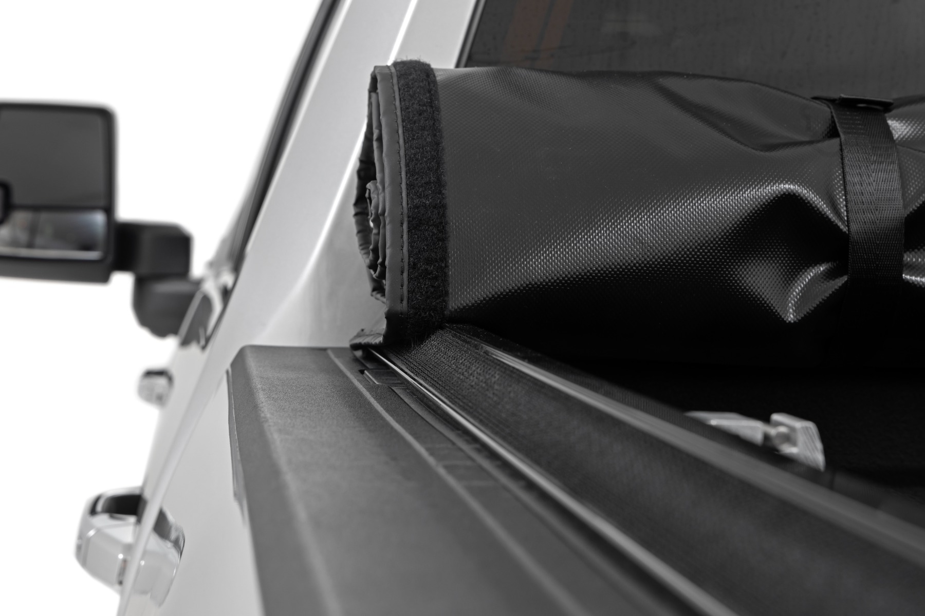 Weiche Ladeflächenabdeckung zum Aufrollen | 6'9 Zoll Ladefläche | Chevy/GMC 2500HD/3500HD (20–26) — Bild 5