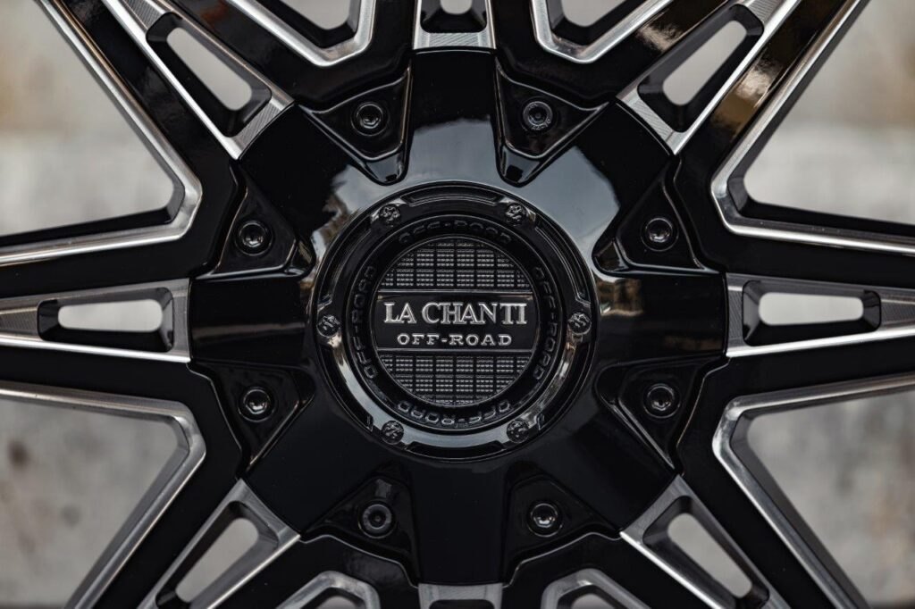 La Chanti OF9 | Glossy Black Milled · 12J×22" · ET-24 | 5x127 / 5x139.7 — Bild 5