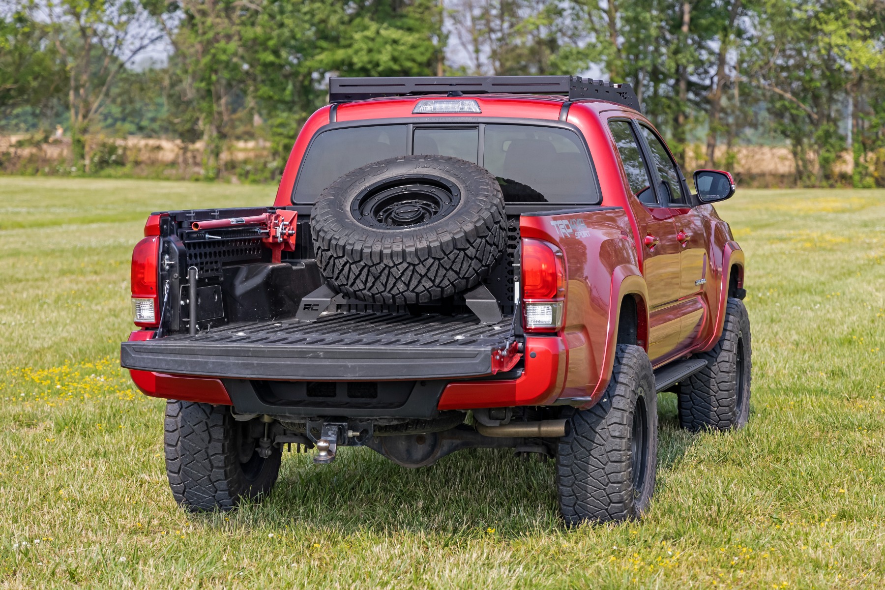 Bed Mount Spare Tire Carrier | Universal (5x5.5 6x5.5 6x135 & 5x5.0 Bolt Patterns) — Bild 5