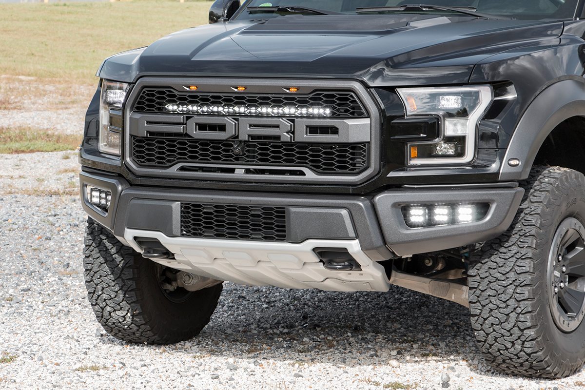 LED-Beleuchtungsset | Kühlergrill-Montage | 30" Schwarz, einreihig | Weiße Tagfahrleuchten | Ford Raptor (17–20) — Bild 2