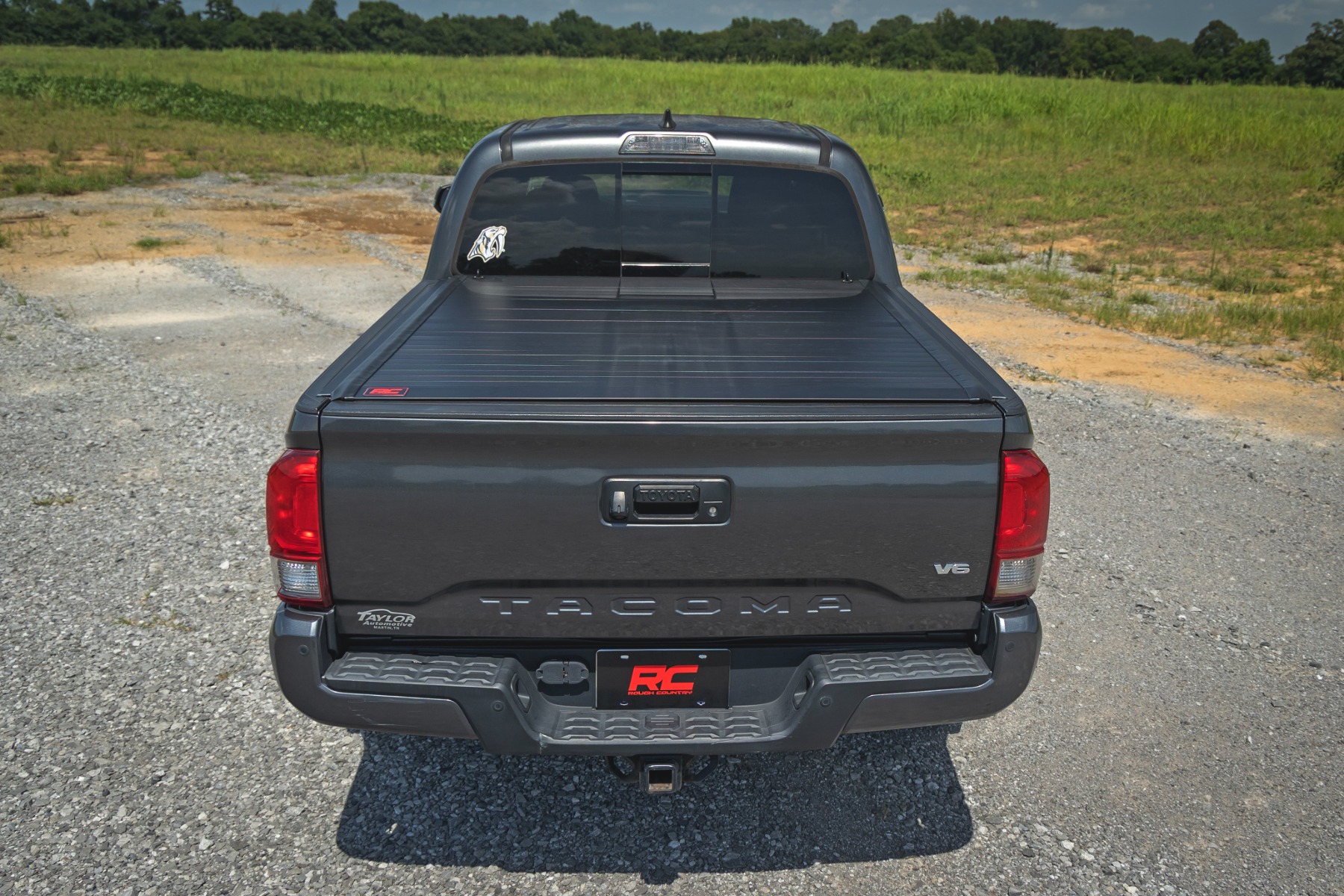 Feste Ladeflächenabdeckung | 5' Ladefläche | Toyota Tacoma 2WD/4WD (2016–2023) — Bild 4