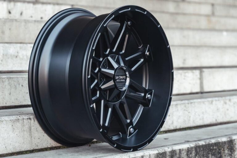 La Chanti OF1 | Matt Black · 10J×20" · ET-12 | 6x135 / 6x139.7 — Bild 2