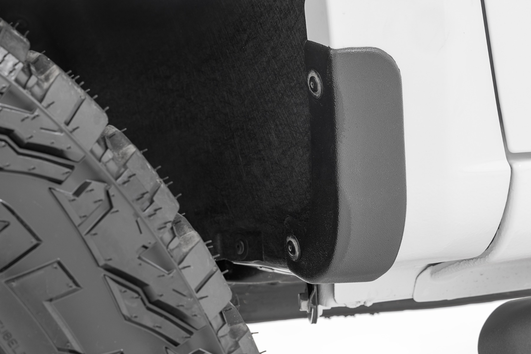 Entfernung der Schmutzfänger | Chevy Silverado 1500 2WD/4WD (2019–2026) — Bild 2