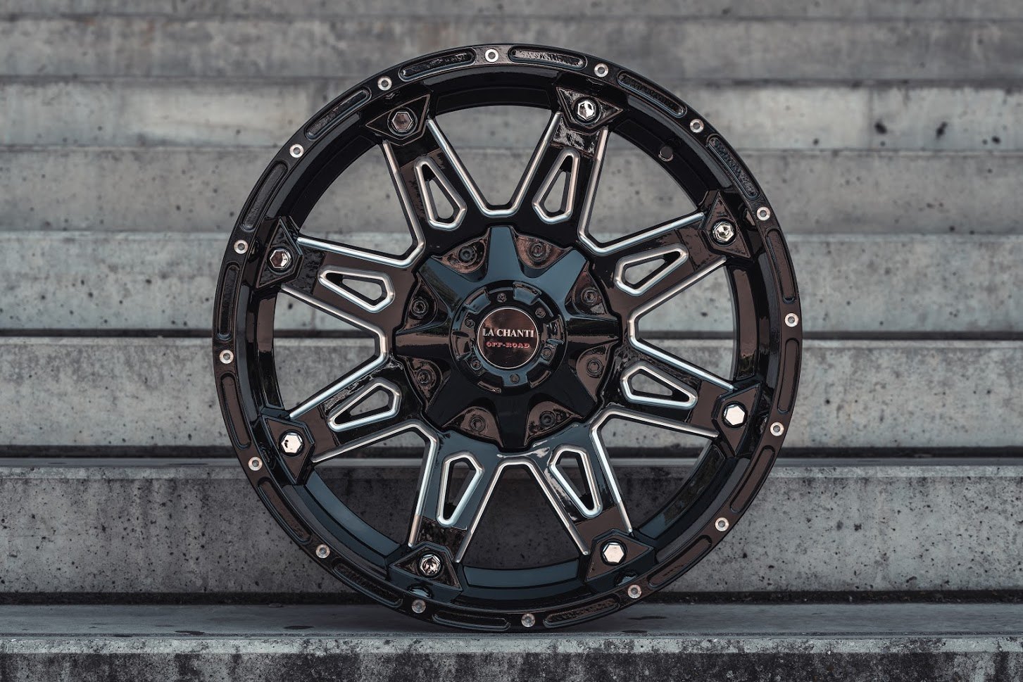 La Chanti OF1 | Glossy Black Milled · 9J×20" · ET0 | 6x135 / 6x139.7