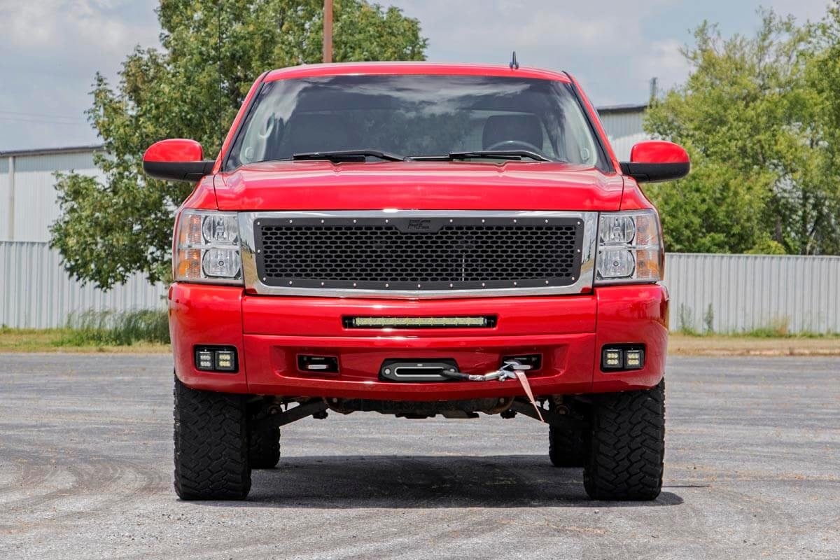 LED-Beleuchtungsset | Nebelscheinwerferhalterung | Doppelpack 2" schwarz | Chevy Silverado 1500/2500HD/3500HD 2WD/4WD — Bild 4