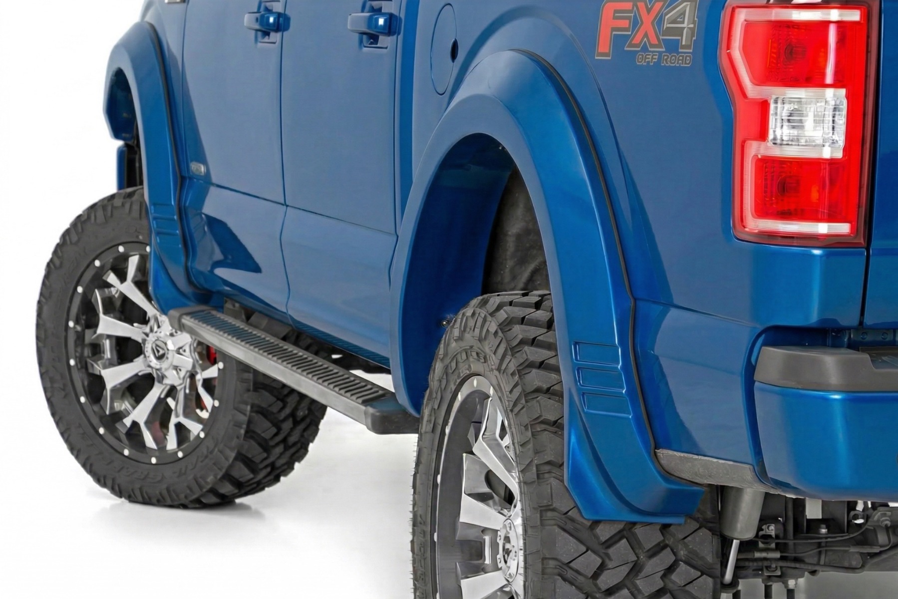 SF1 Kotflügelverbreiterungen | SZ Blue Flame | Ford F-150 2WD/4WD (2015–2017)