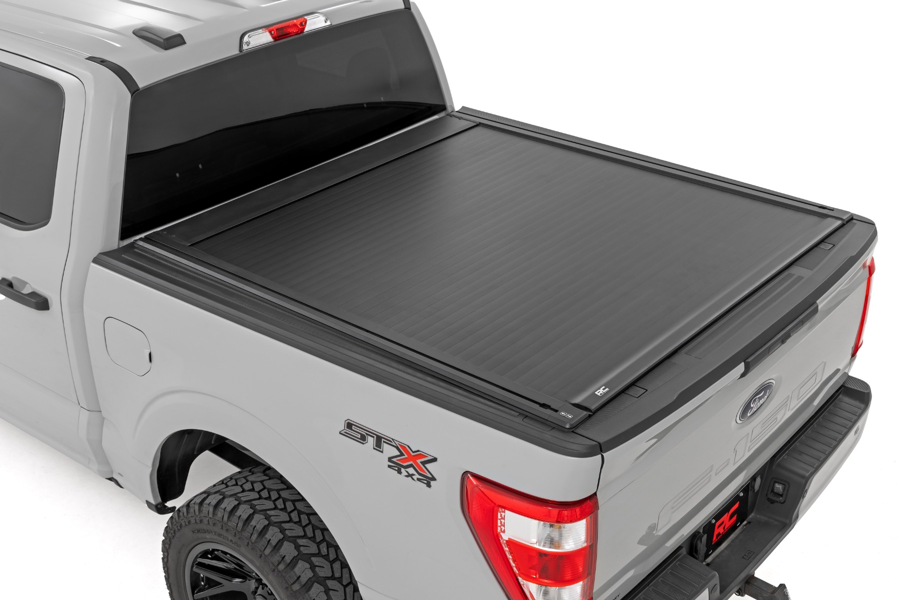 Elektrisch versenkbare Ladeflächenabdeckung | 5'7" Ladefläche | Ford F-150 (15–26)/F-150 Lightning (22–26)