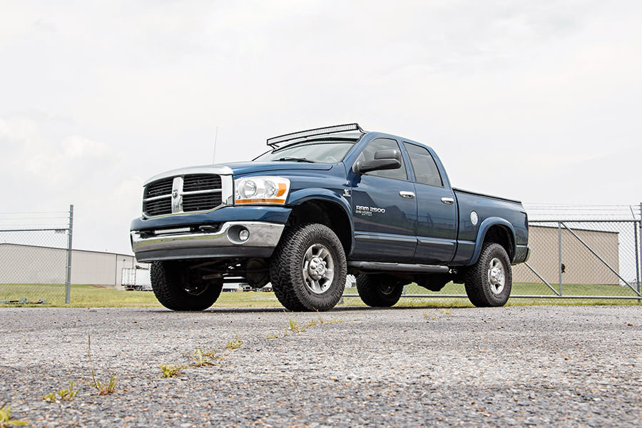 LED-Lichtträger | Obere Windschutzscheibe | 54" Gebogen | RAM 1500 2WD/4WD (02–08) — Bild 3