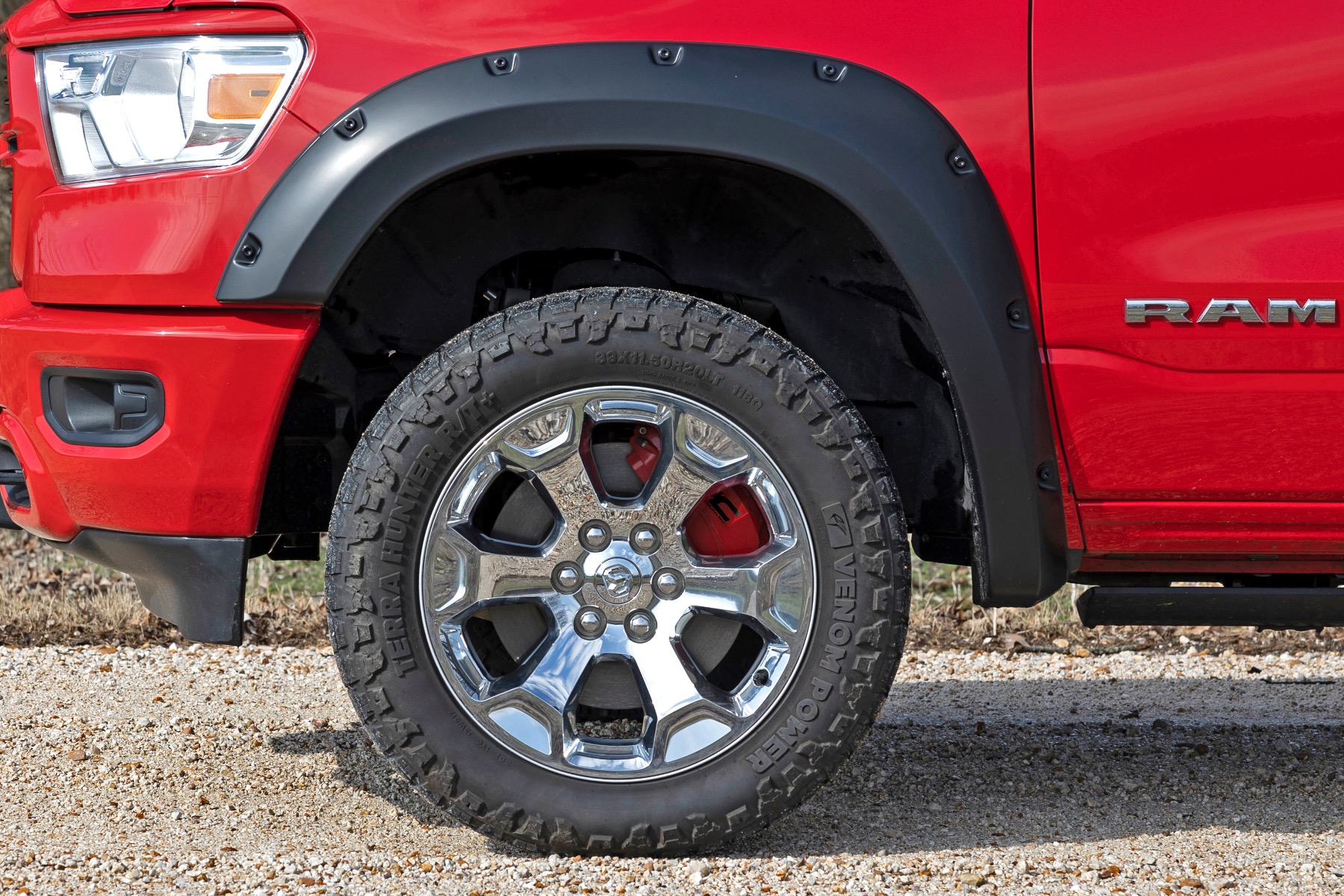 Bremssattelabdeckungen | Vorne und hinten | Rot | RAM 1500 2WD/4WD (2019–2026) — Bild 5