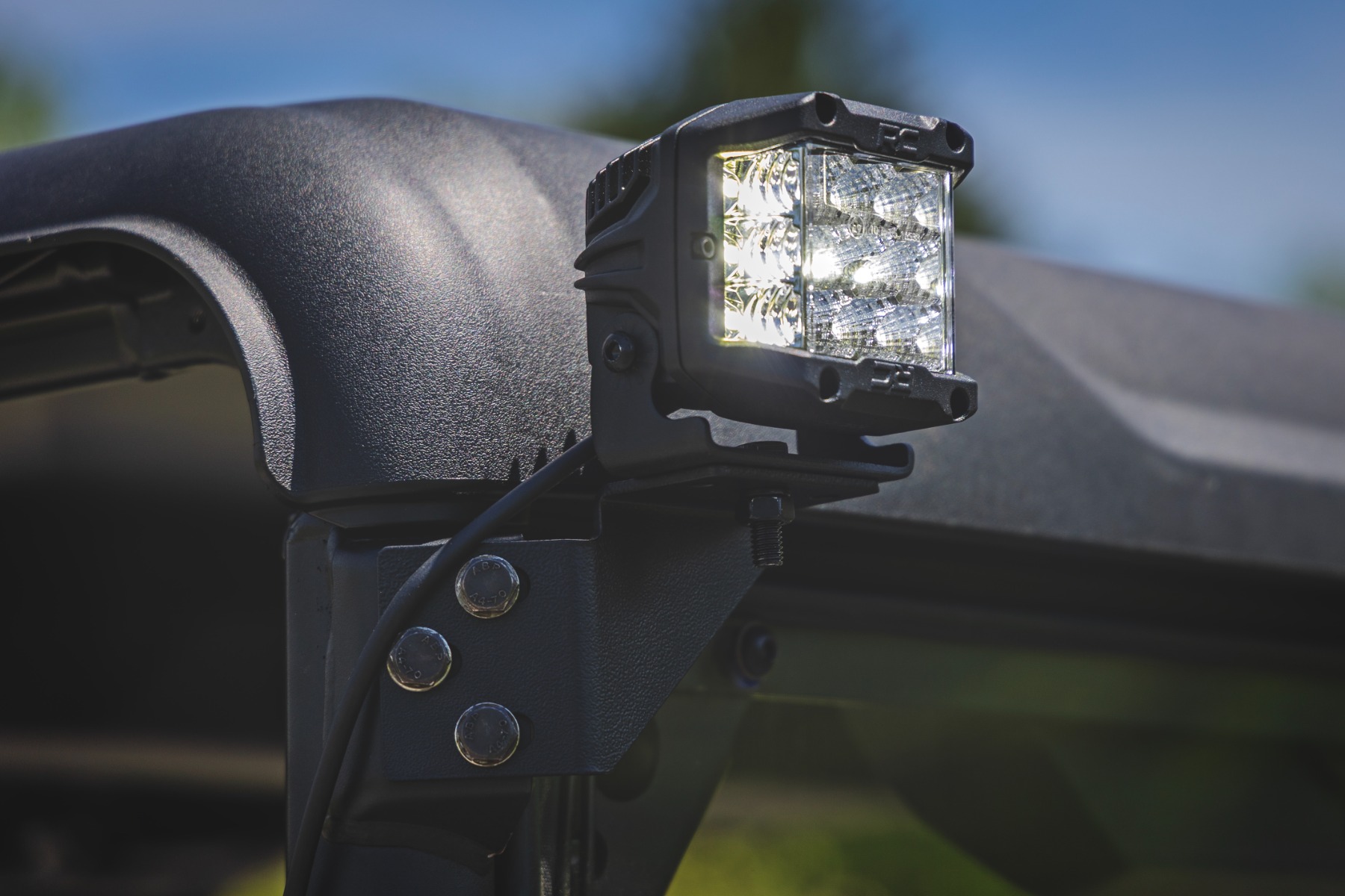 LED-Beleuchtungsset | Heckmontage | 2 Zoll Schwarz, Paar | Gelbe Tagfahrleuchten | CFMOTO UFORCE U10 Pro — Bild 6