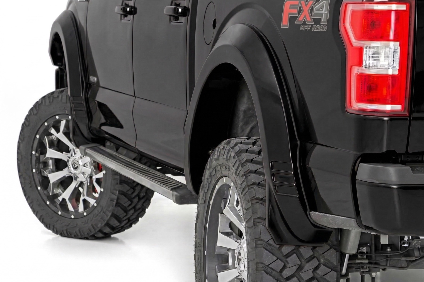 SF1 Kotflügelverbreiterungen | G1 Absolute Black | Ford F-150 2WD/4WD (2018–2020)