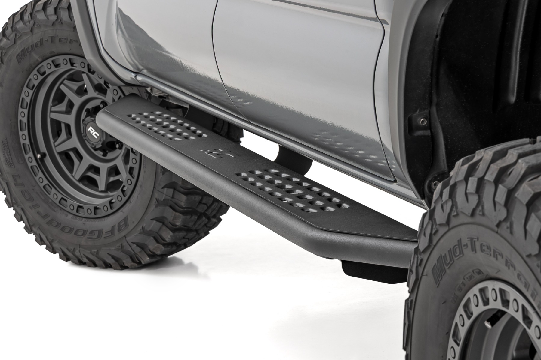 OV2 Trittbretter | Seitliche Trittstufen | Crew Cab | Toyota Tacoma 2WD/4WD (16–23)
