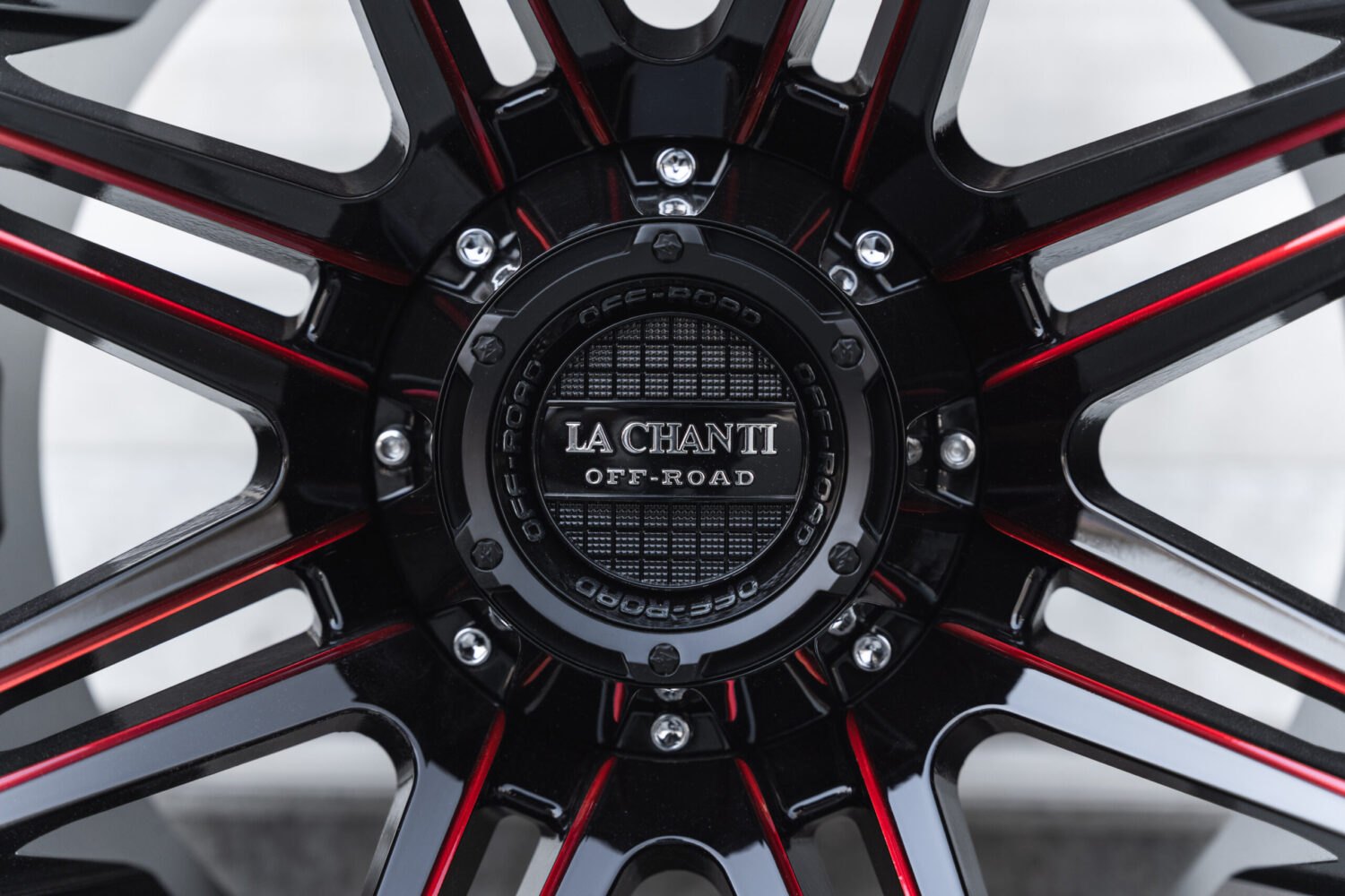 La Chanti OF19 | Glossy Black / RED Spockes · 12J×20" · ET-25 | 6x135 / 6x139.7 — Bild 6