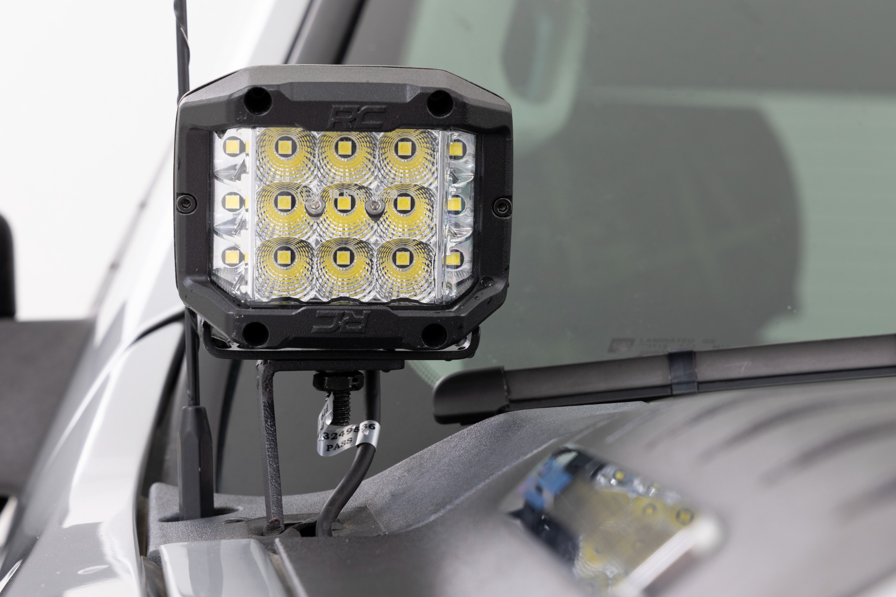 LED Light Kit | Ditch Mount | 2" Black Pair | Spot | Chevy 1500 & Chevy/GMC 2500HD/3500HD (07-14) — Bild 4