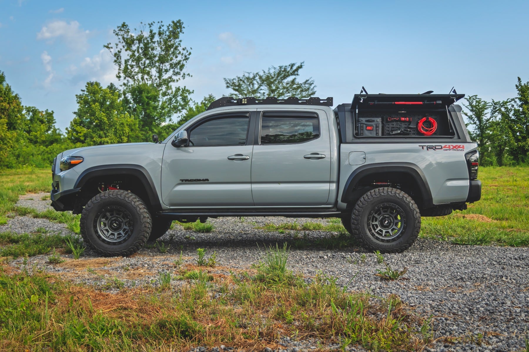 Bed Cap Molle Panel Side Storage Bin | Drivers Side | Toyota Tacoma (16-23) — Bild 7