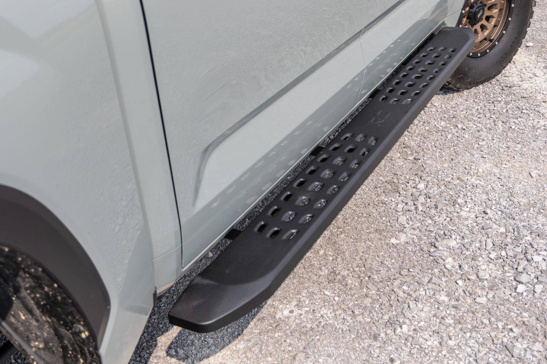 RPT2 Running Board | Crew Cab | Black | Toyota Tundra 2WD/4WD (2022-2026) — Bild 6
