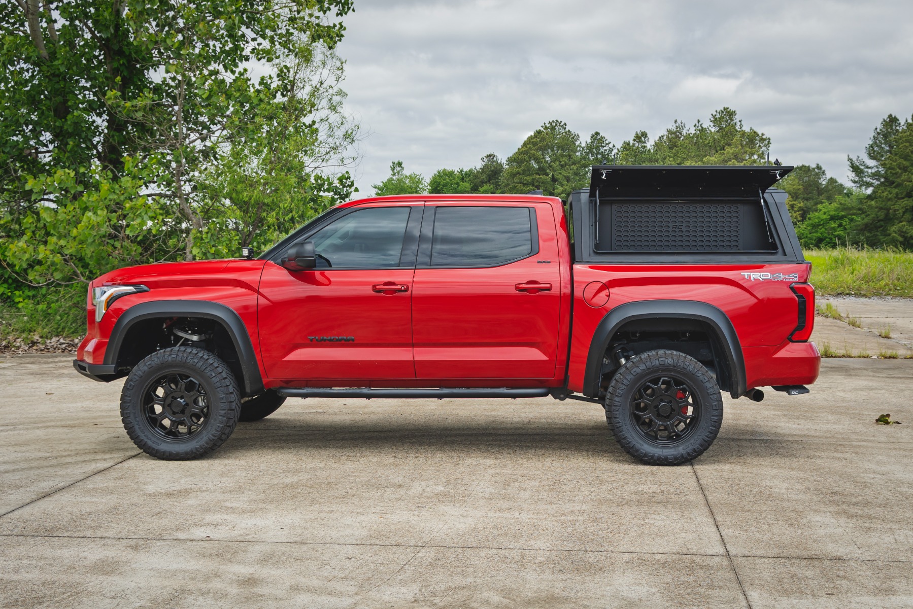 Molle-Panel-Seitentasche für die Ladeflächenabdeckung | Fahrerseite | Toyota Tundra 2WD/4WD (2022–2026) — Bild 2