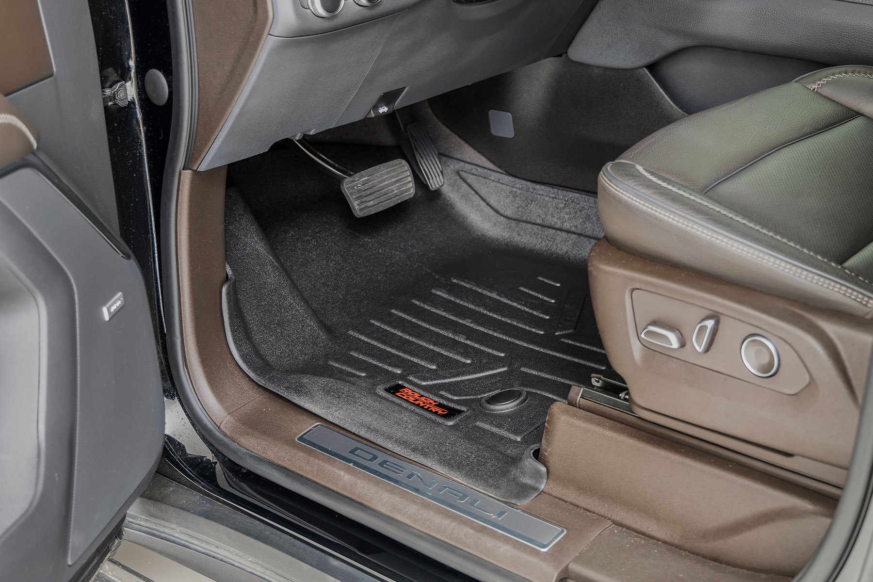 Fußmatten | Vorne rechts & hinten rechts | Vorne rechts/hinten rechts (Schalensitze) | Chevy/GMC Tahoe/Yukon 2WD/4WD (21–26) — Bild 5