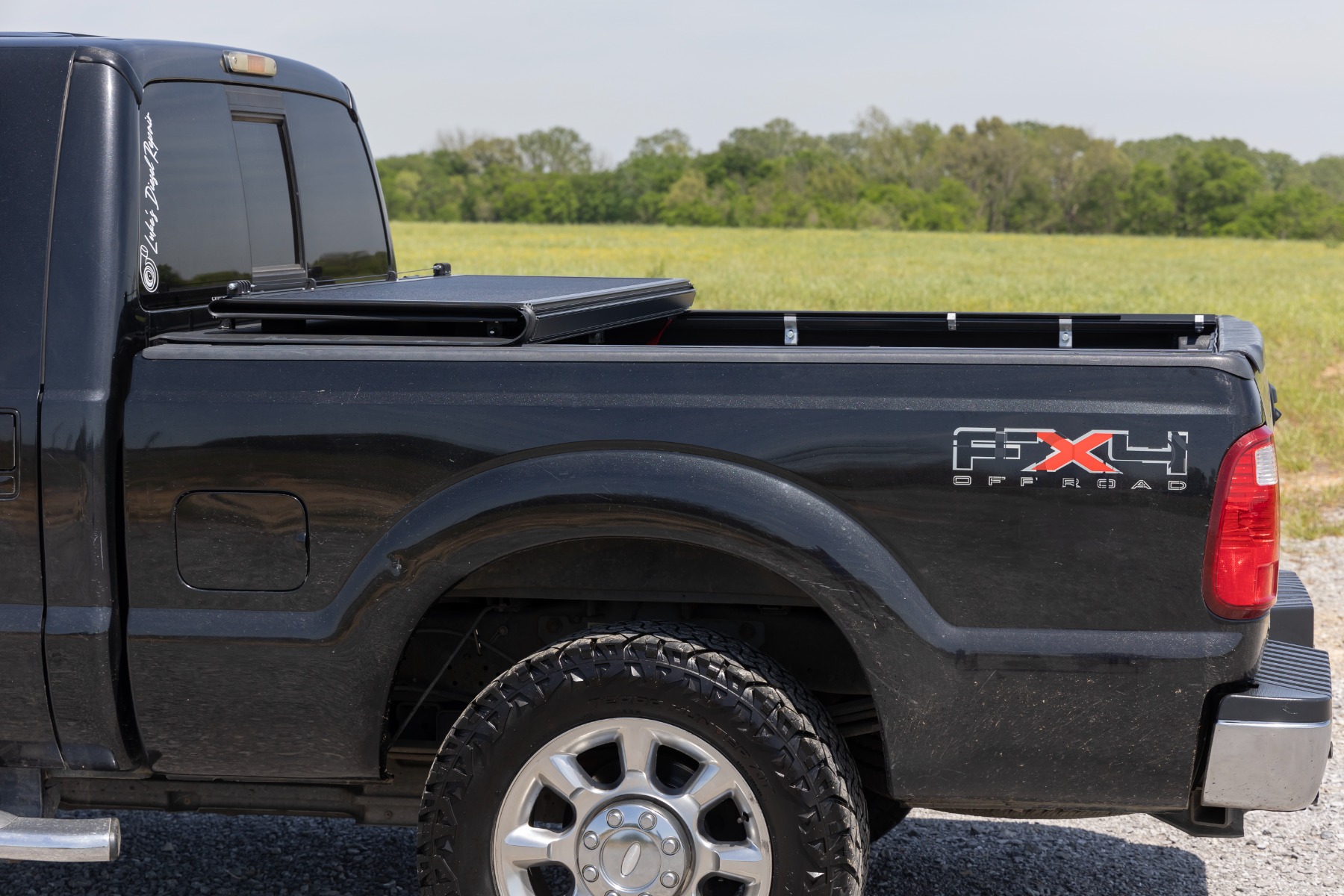 Robuste, flache Ladeflächenabdeckung | 6'10 Zoll Ladefläche | Ford F-250/F-350 Super Duty (99–16) — Bild 6