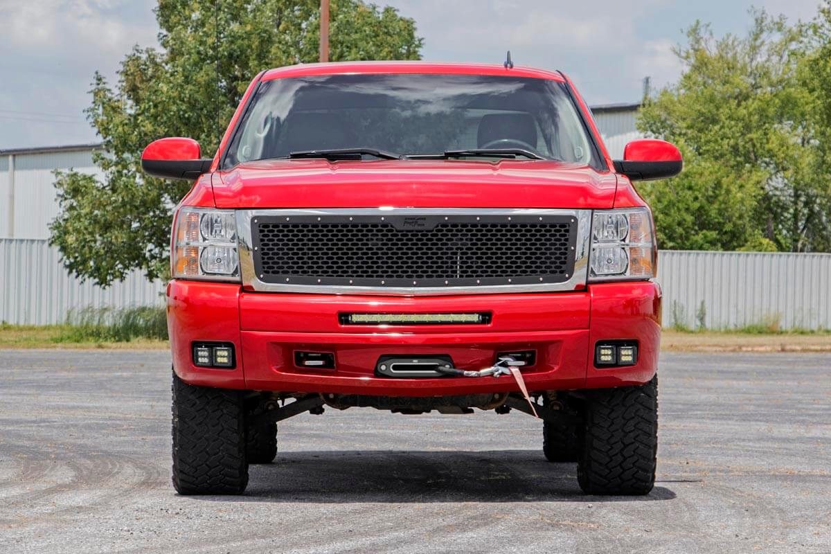 LED-Beleuchtungsset | Nebelscheinwerferhalterung | Doppelpack 2" schwarz | Chevy Silverado 1500/2500HD/3500HD 2WD/4WD — Bild 3