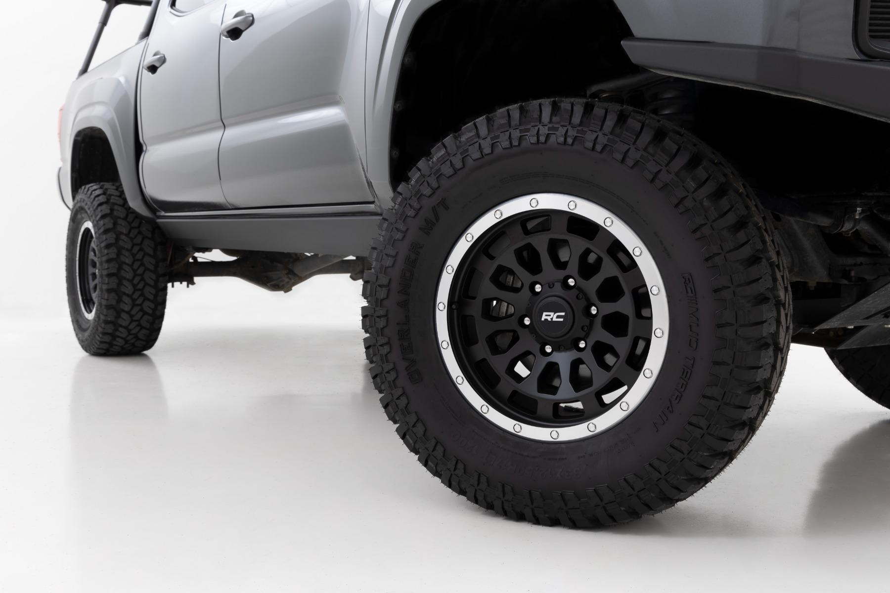Elektrische Trittbretter | Zwei Elektromotoren | Doppelkabine | Toyota Tacoma (05–23) — Bild 2