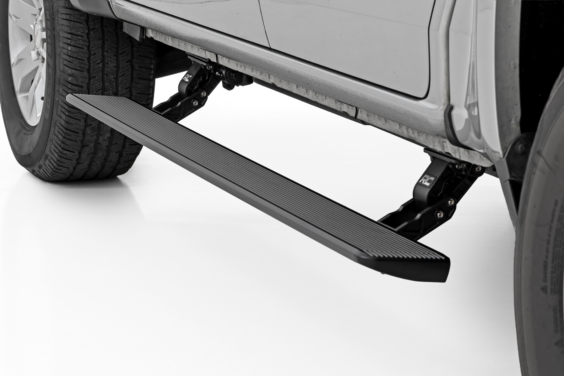 Elektrische Trittbretter | HT-Serie | Crew Cab | Chevy Colorado/GMC Canyon (2015–2026)