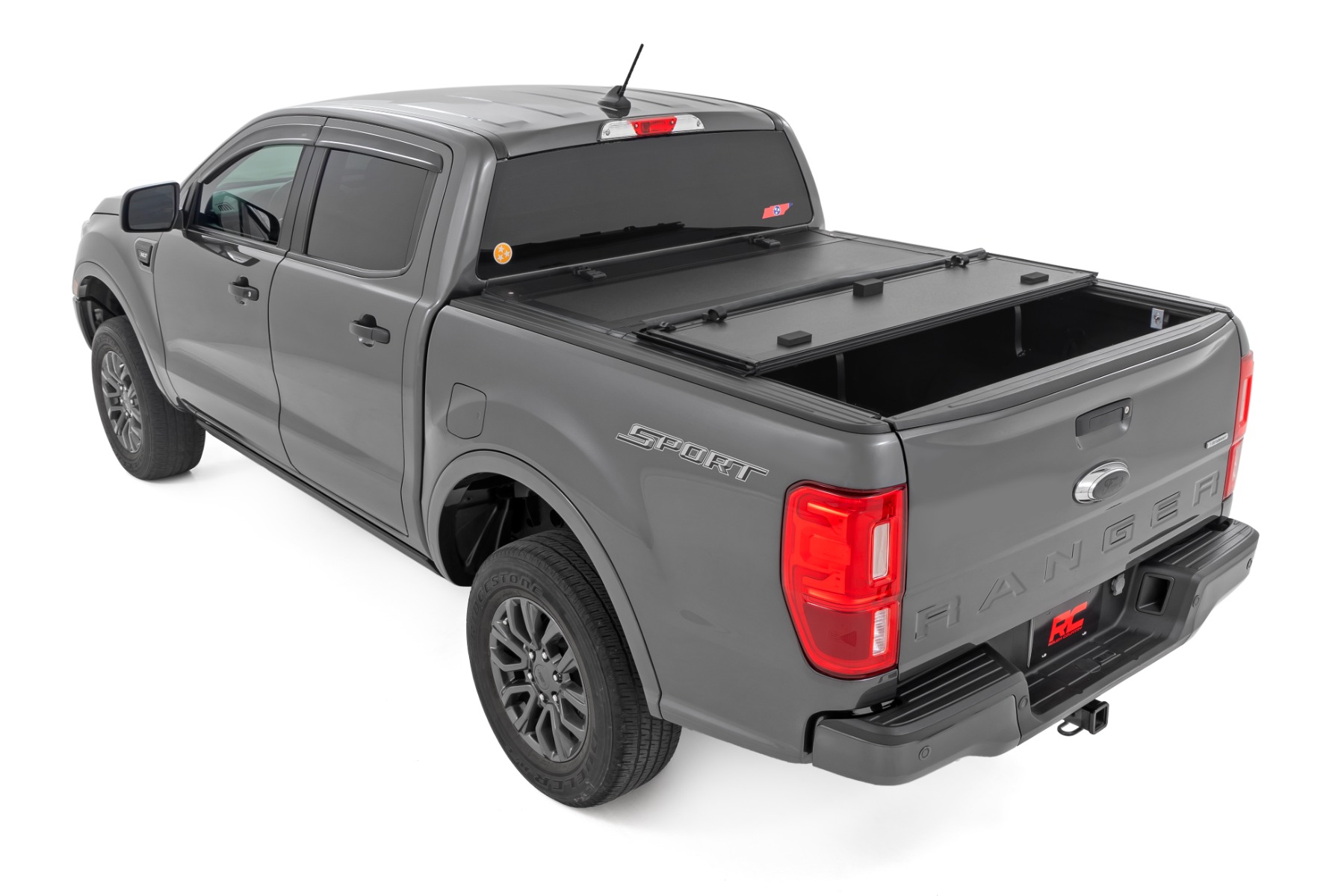 Stabile, dreifach faltbare Ladeflächenabdeckung | 5' Ladefläche | Ford Ranger 2WD/4WD (2019–2023) — Bild 4