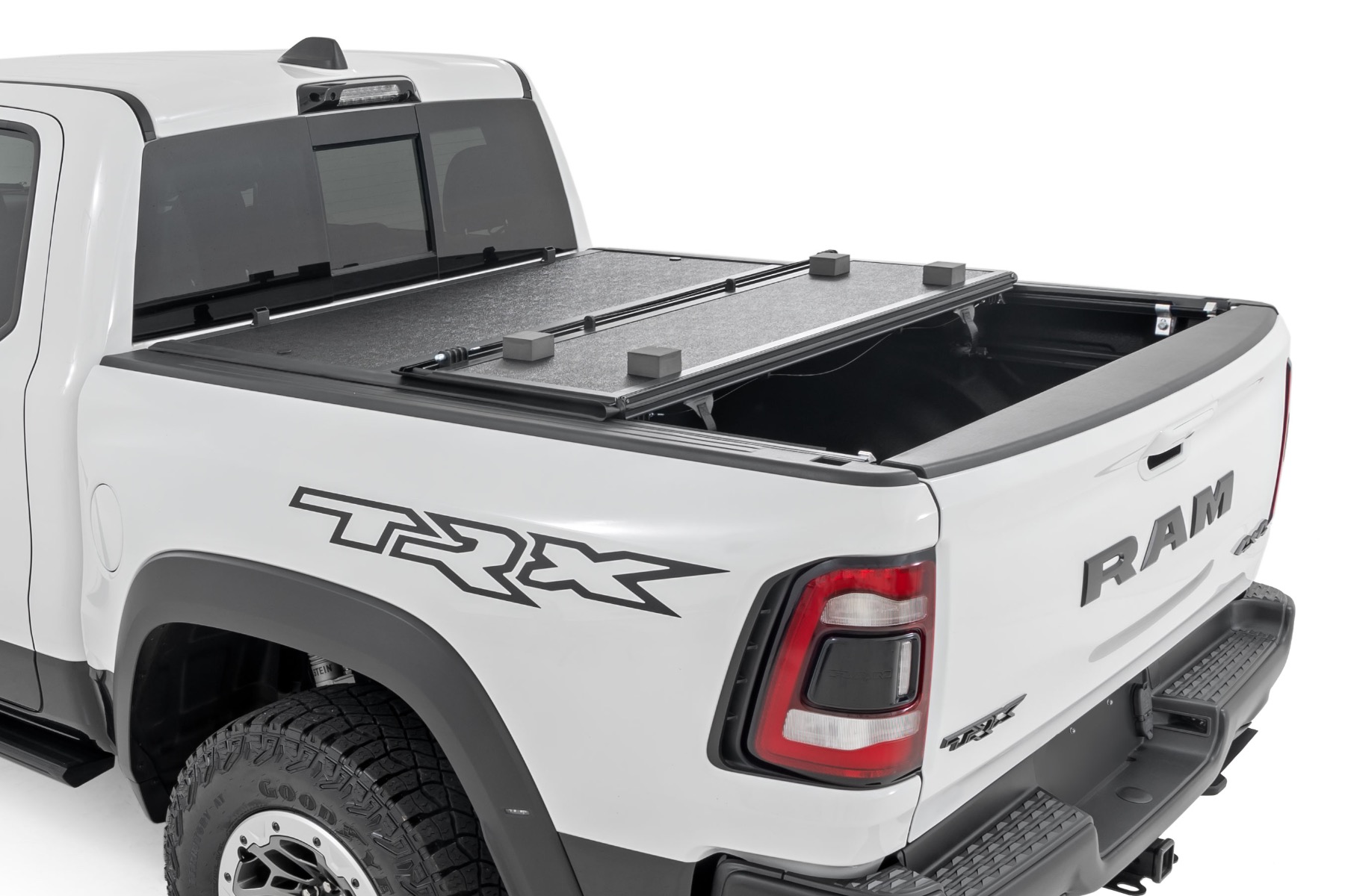 Hard Low Profile Bed Cover | 5'7" Bed | No Rambox | Ram 1500 (19-26)/1500 TRX (21-24) — Bild 2