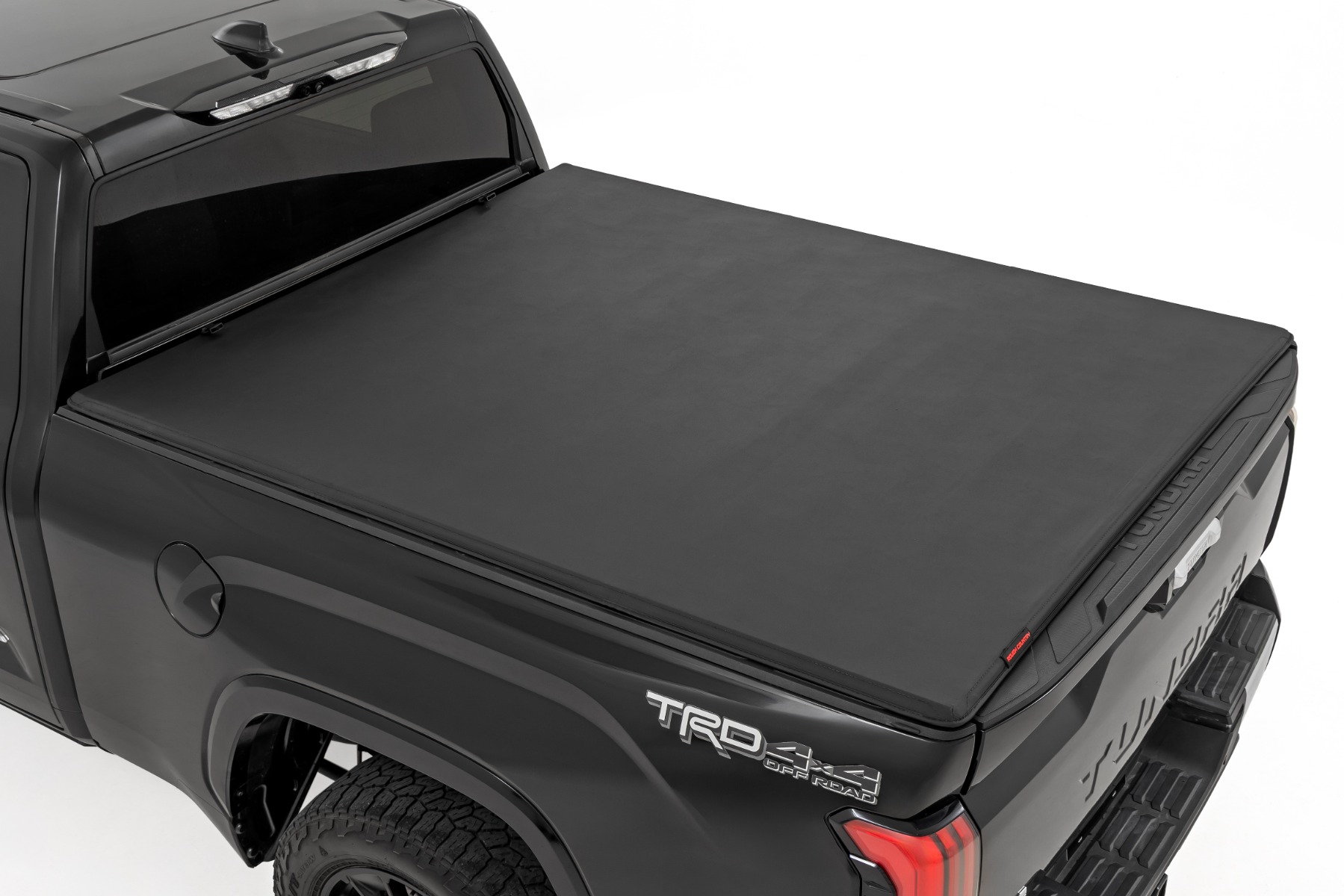 Weiche, dreifach faltbare Ladeflächenabdeckung | Mit und ohne Original-Schienen | 6'7 Zoll Ladefläche | Toyota Tundra (22–26)
