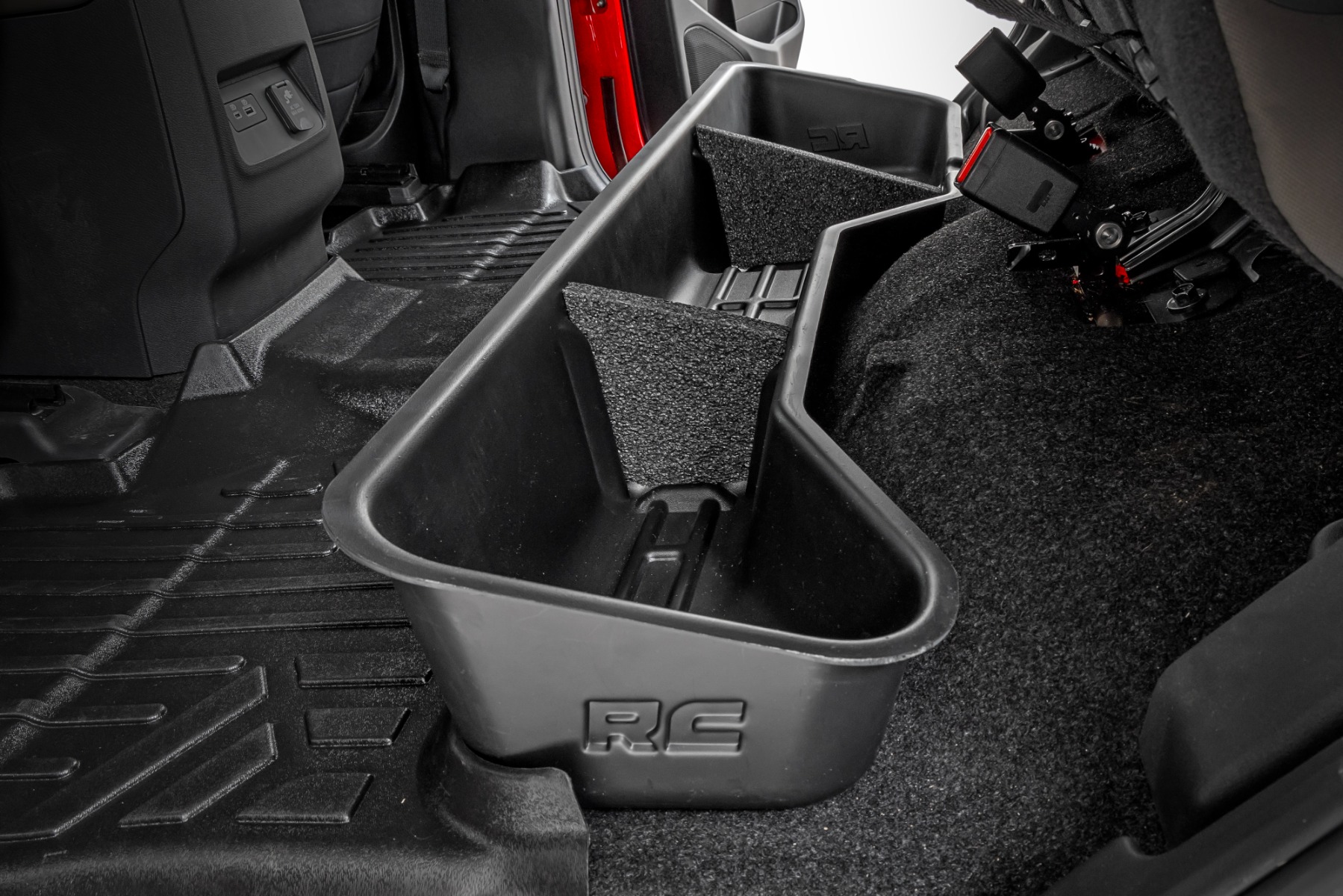 Stauraum unter dem Sitz | Crew Cab | Nissan Frontier 2WD/4WD (2005–2026)