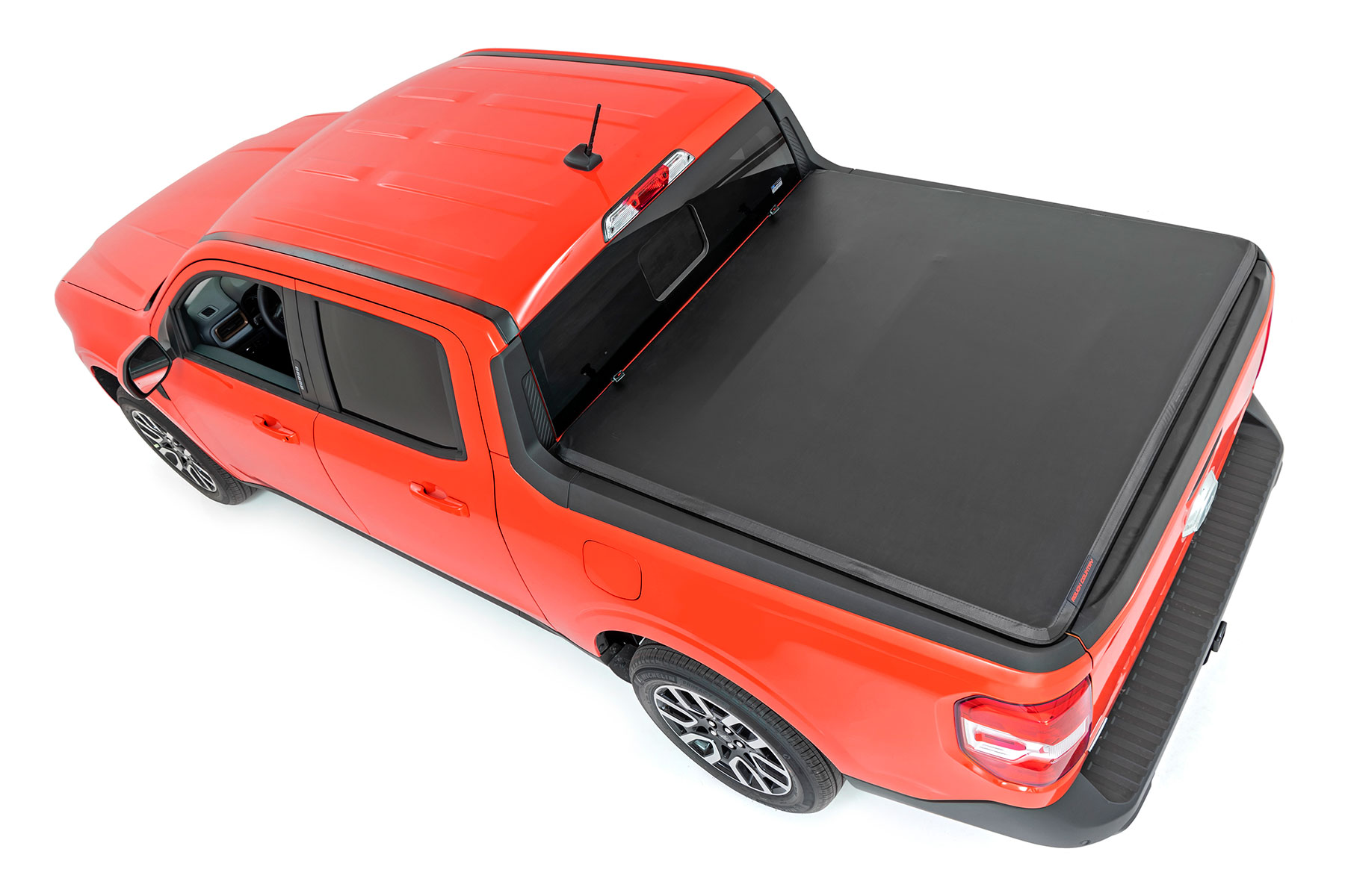 Weiche, dreifach faltbare Ladeflächenabdeckung | 4'6 Zoll Ladefläche | Ford Maverick 2WD/4WD (2022–2026) — Bild 3