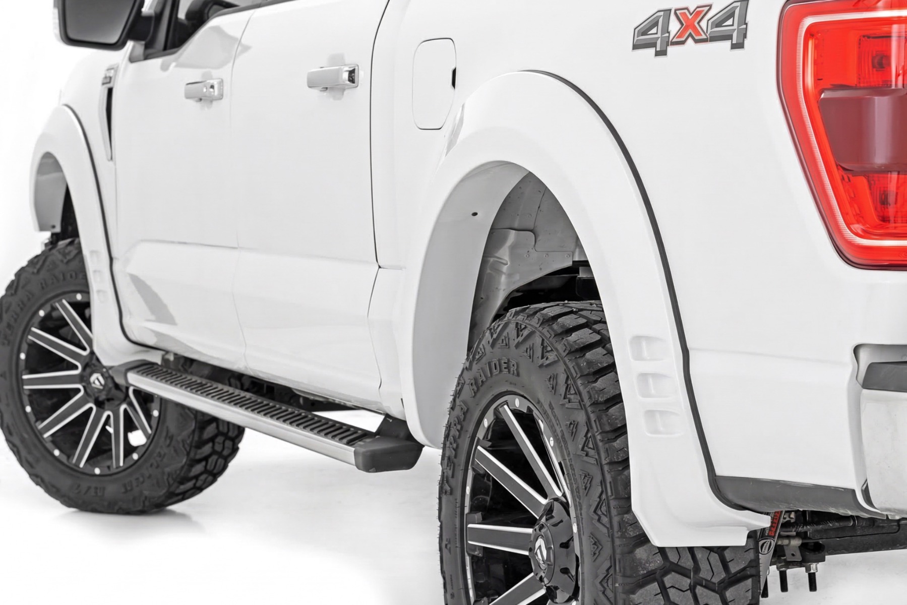 SF1 Kotflügelverbreiterungen | YZ Oxford White | Ford F-150 2WD/4WD (2021–2026)