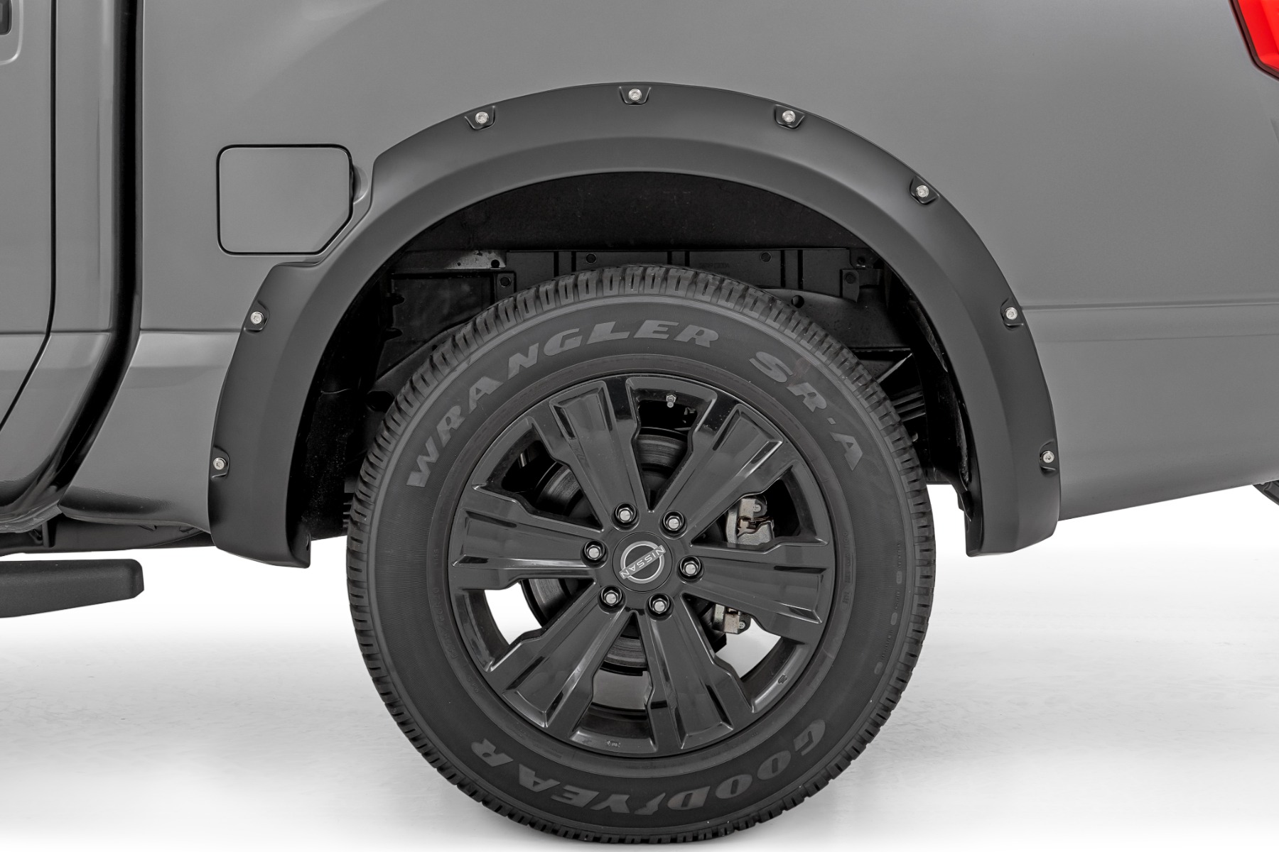 Pocket-Kotflügelverbreiterungen | Doppelkabine | Nissan Titan 2WD/4WD (2017–2024) — Bild 4