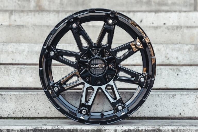 La Chanti OF1 | Glossy Black · 10J×20" · ET-12 | 6x135 / 6x139.7