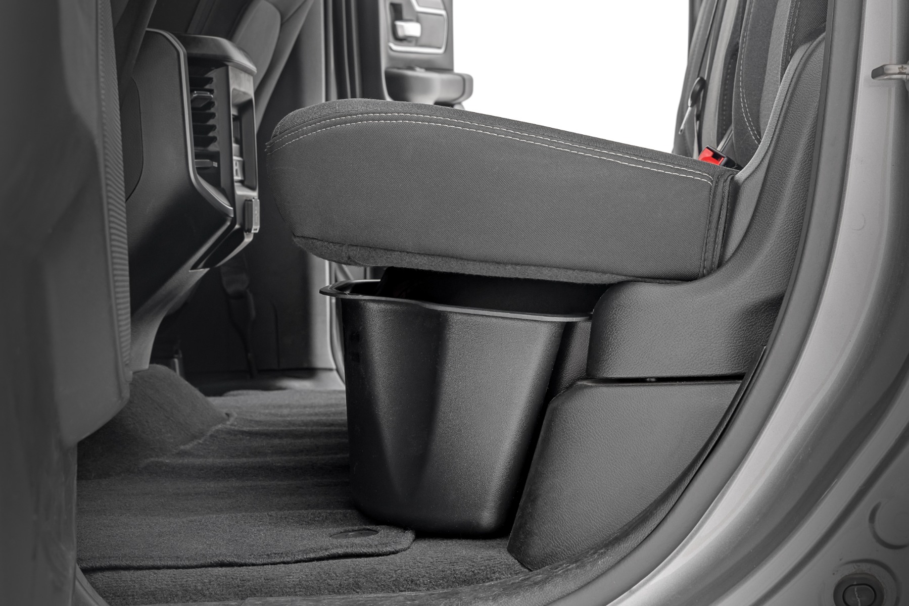 Stauraum unter dem Sitz | Doppelkabine | RAM 1500 2WD/4WD (2019–2026) — Bild 3