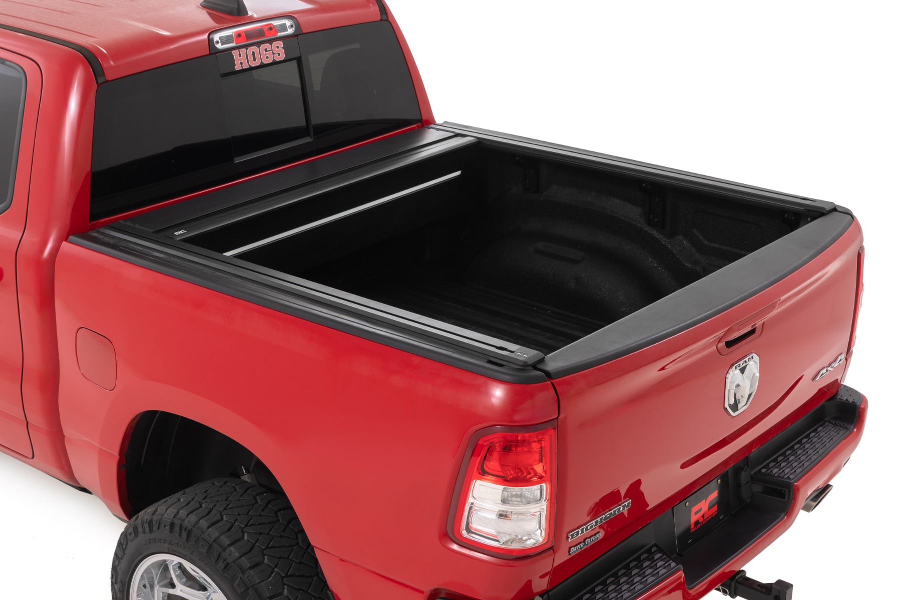 Elektrisch versenkbare Ladeflächenabdeckung | 5'7" Ladefläche | RAM 1500 (19–26)/1500 TRX (21–24) — Bild 2