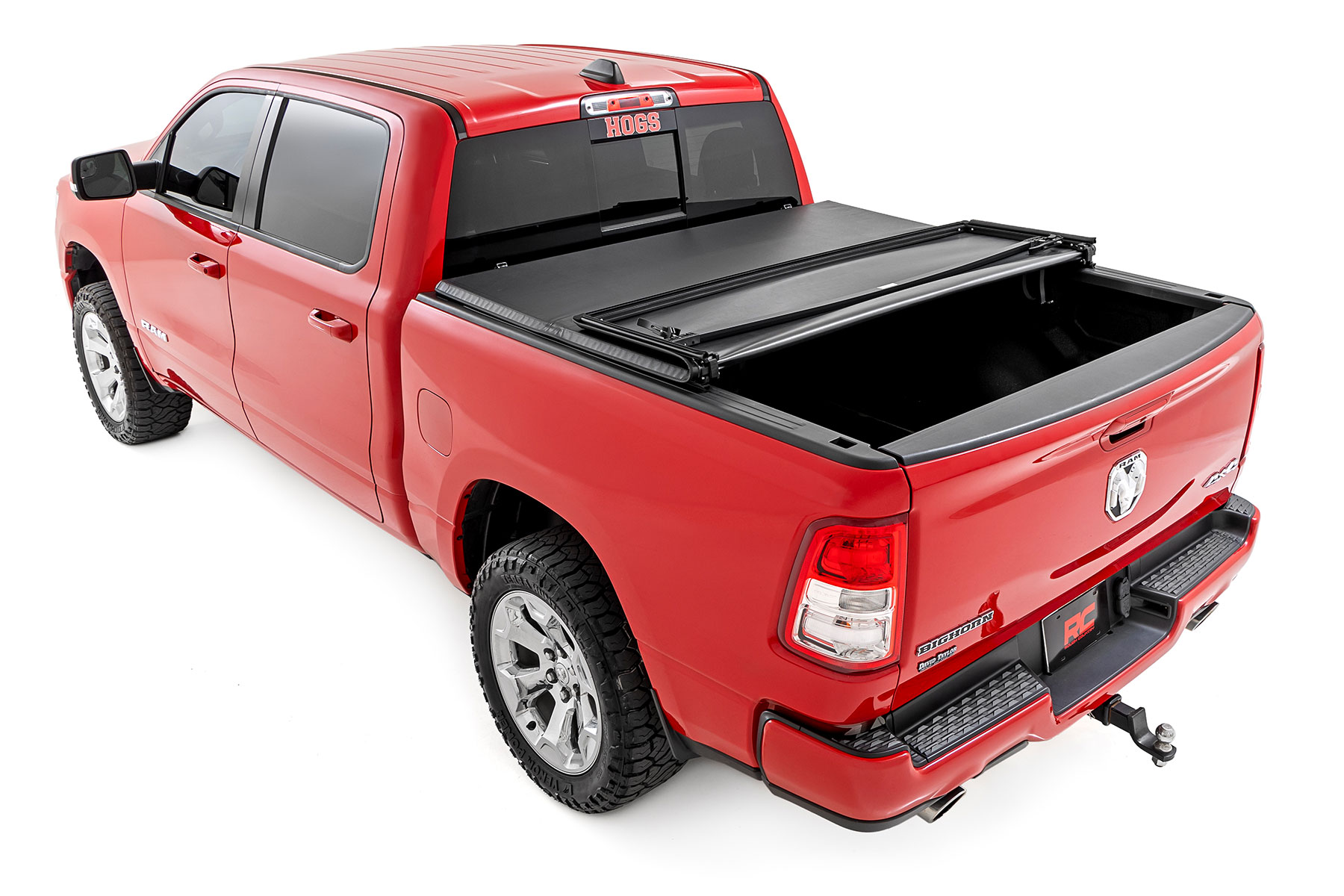 Weiche, dreifach faltbare Ladeflächenabdeckung | 5'7 Zoll Ladefläche | RAM 1500 (19–26)/1500 TRX (21–24) — Bild 3