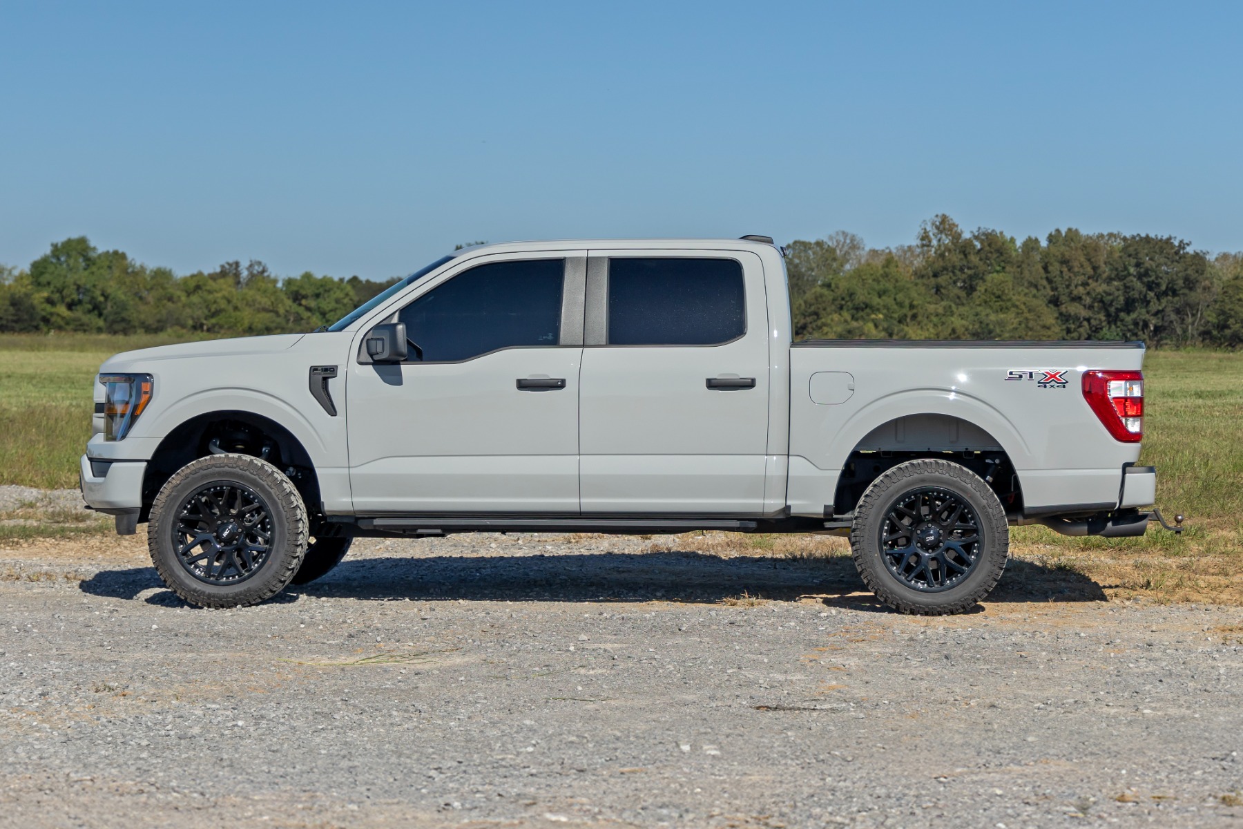 Entfernung der Schmutzfänger | Ford F-150 2WD/4WD (2021–2026) — Bild 5