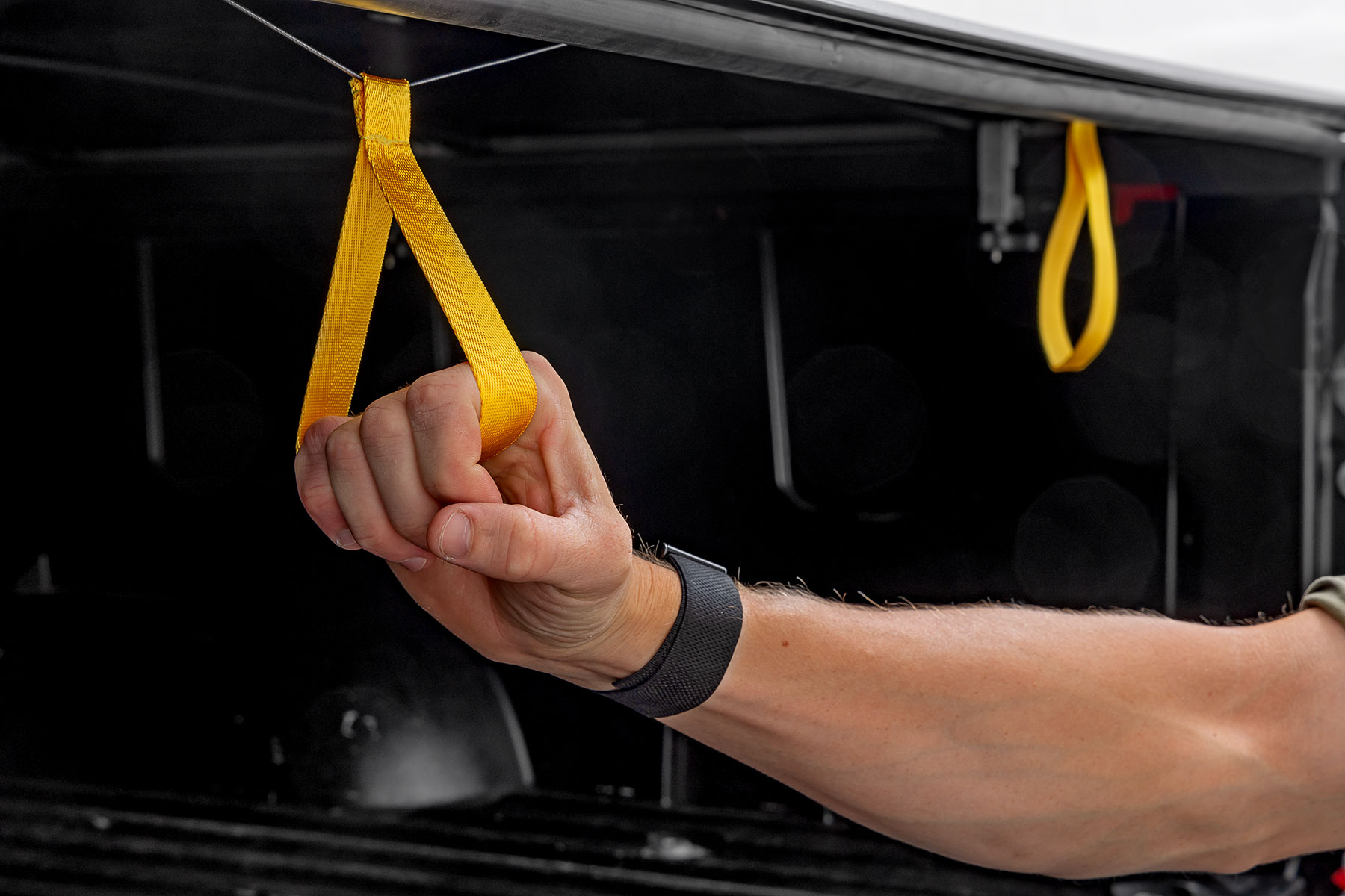 Weiche Roll-up-Ladeflächenabdeckung | 5'7 Zoll Ladefläche | Toyota Tundra 2WD/4WD (2022–2026) — Bild 6