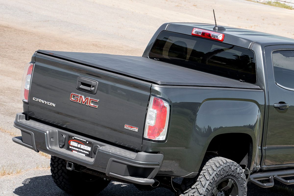 Weiche, dreifach faltbare Ladeflächenabdeckung | 5' Ladefläche | Chevy/GMC Canyon/Colorado 2WD/4WD (15–22)