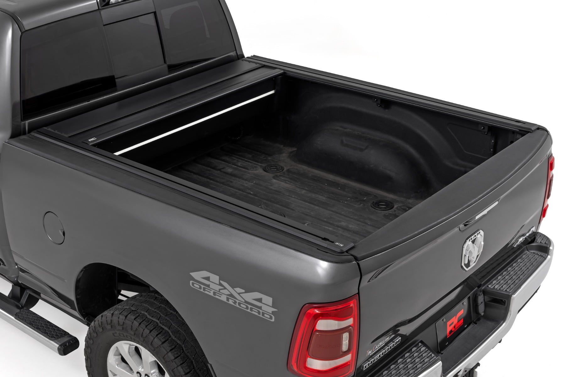 Elektrisch verstellbare Ladeflächenabdeckung | 6'4" Ladefläche | RAM 1500 (09–18) 2500 (10–26) 2WD/4WD — Bild 2
