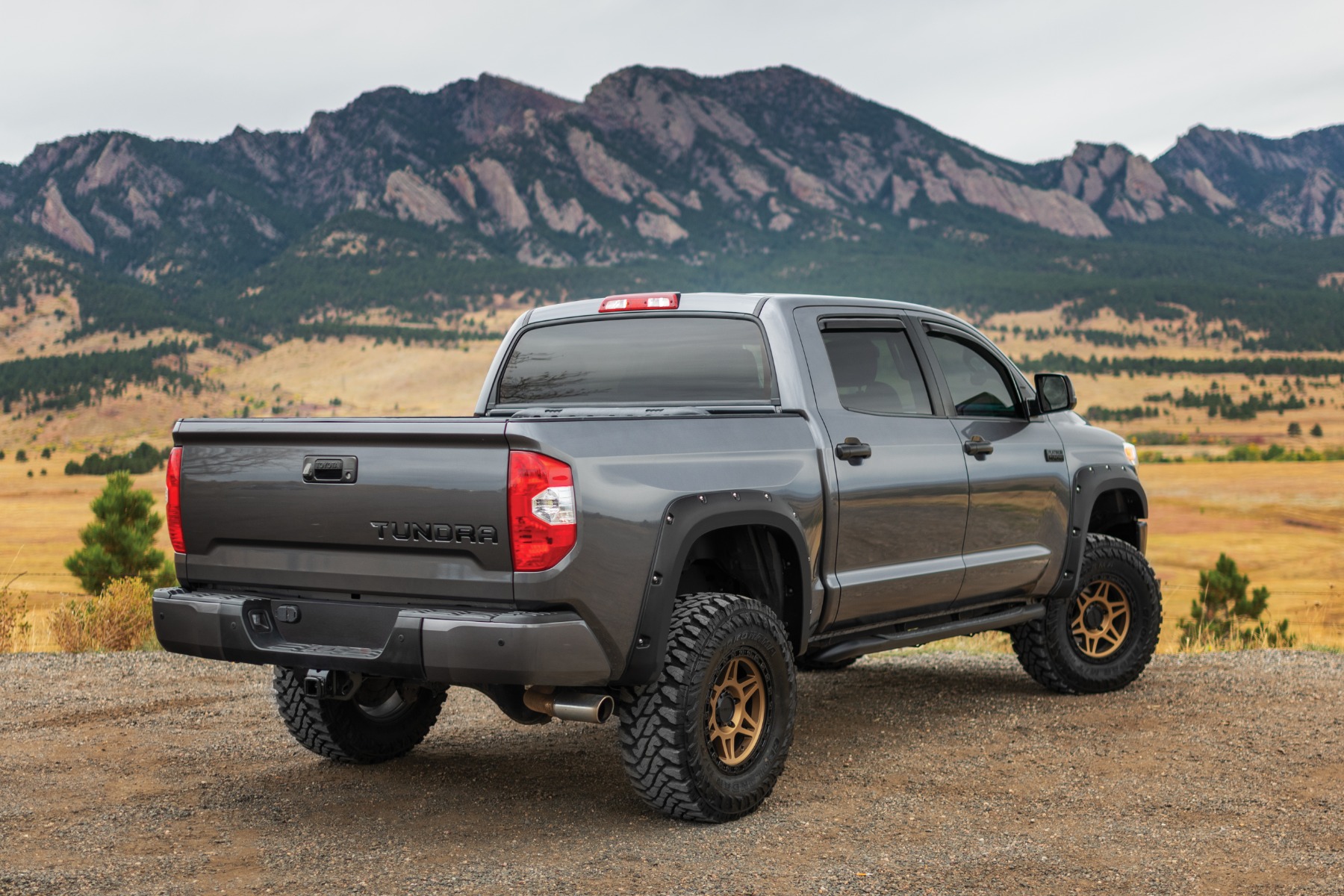 Pocket-Kotflügelverbreiterungen | 1G3 Magnetic Grey | Toyota Tundra 2WD/4WD (2014–2021) — Bild 4