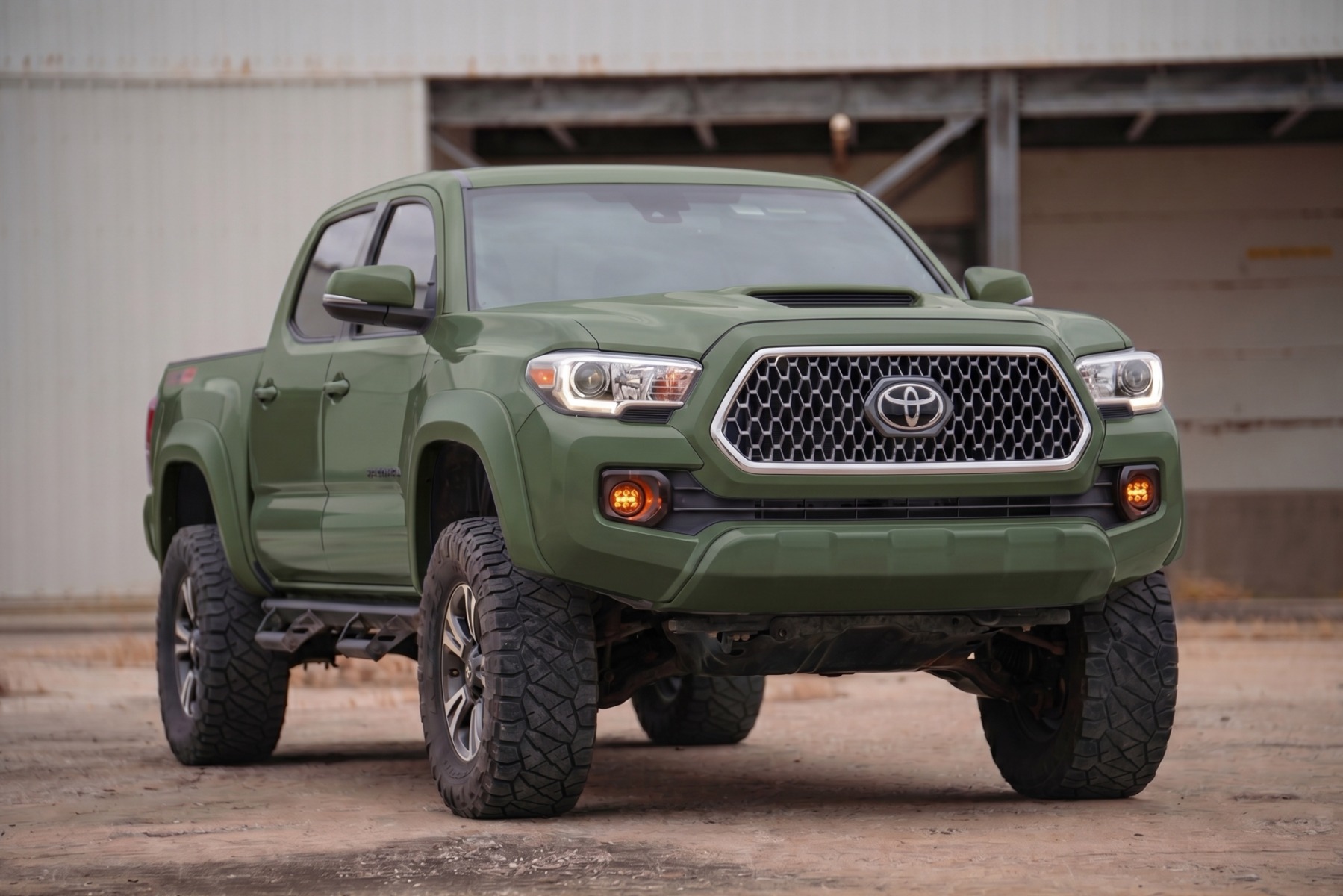 Sport-Kotflügelverbreiterungen | 6V7 Army Green | Toyota Tacoma 2WD/4WD (2016–2023) — Bild 4